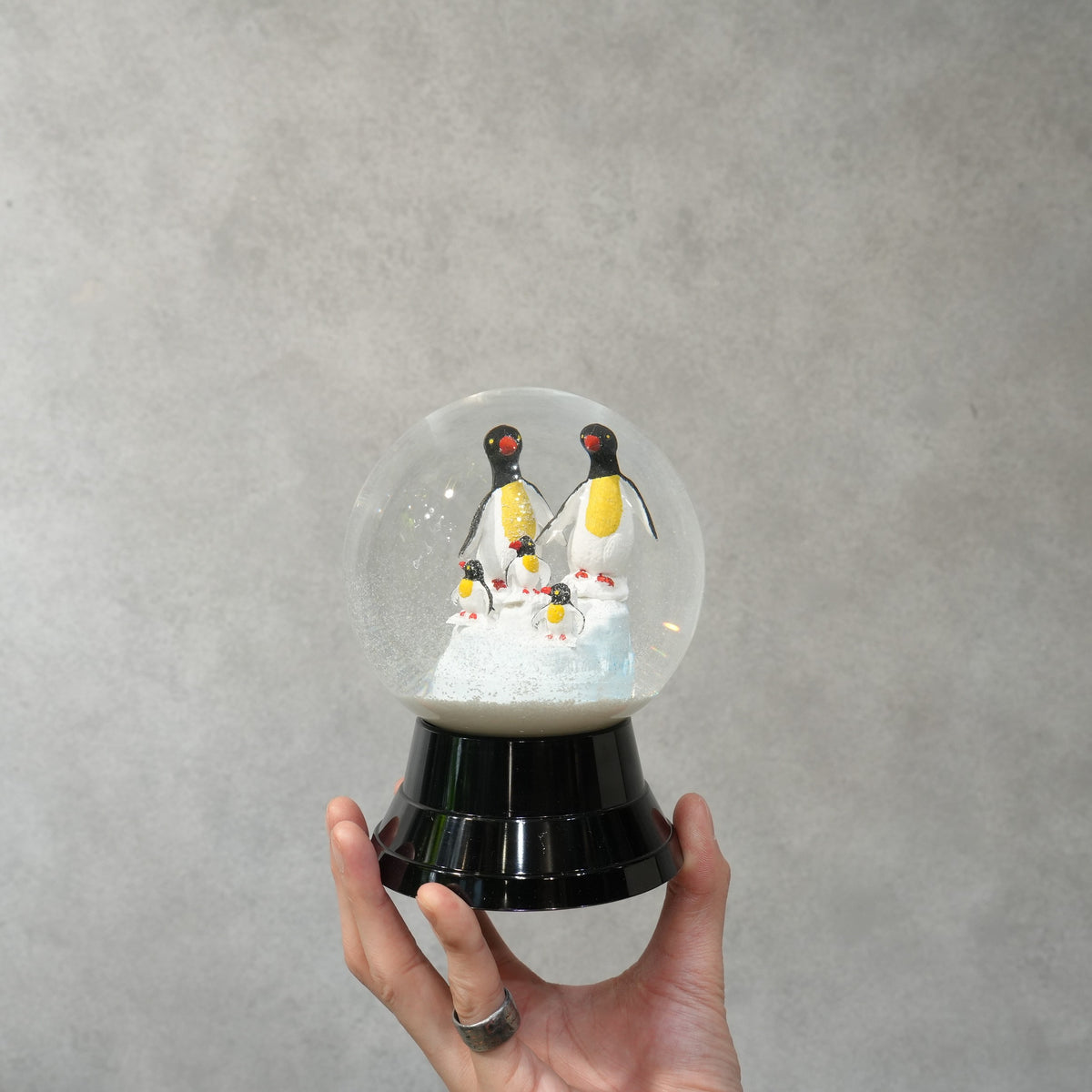 PERZY スノーグローブ 120mm　Penguin Family