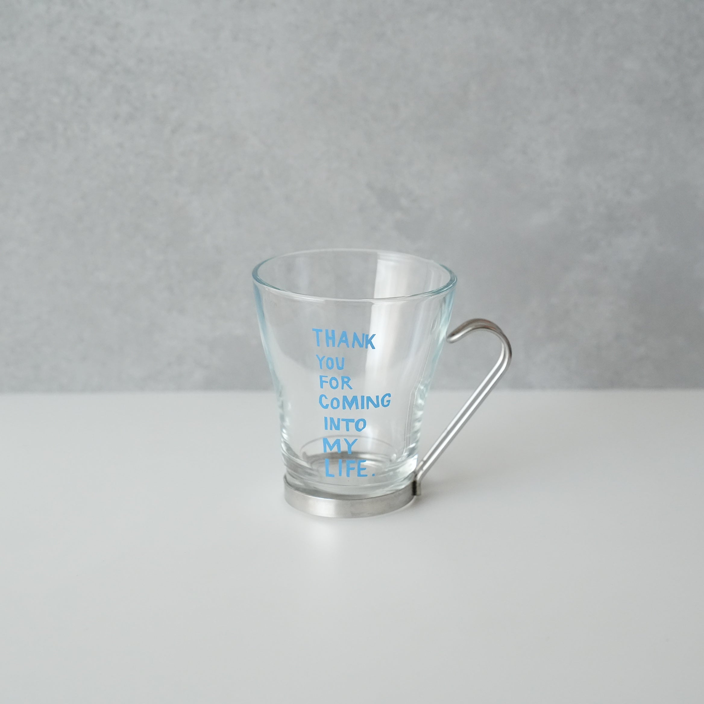 うそみたいなコップ　出会いに感謝するマグ