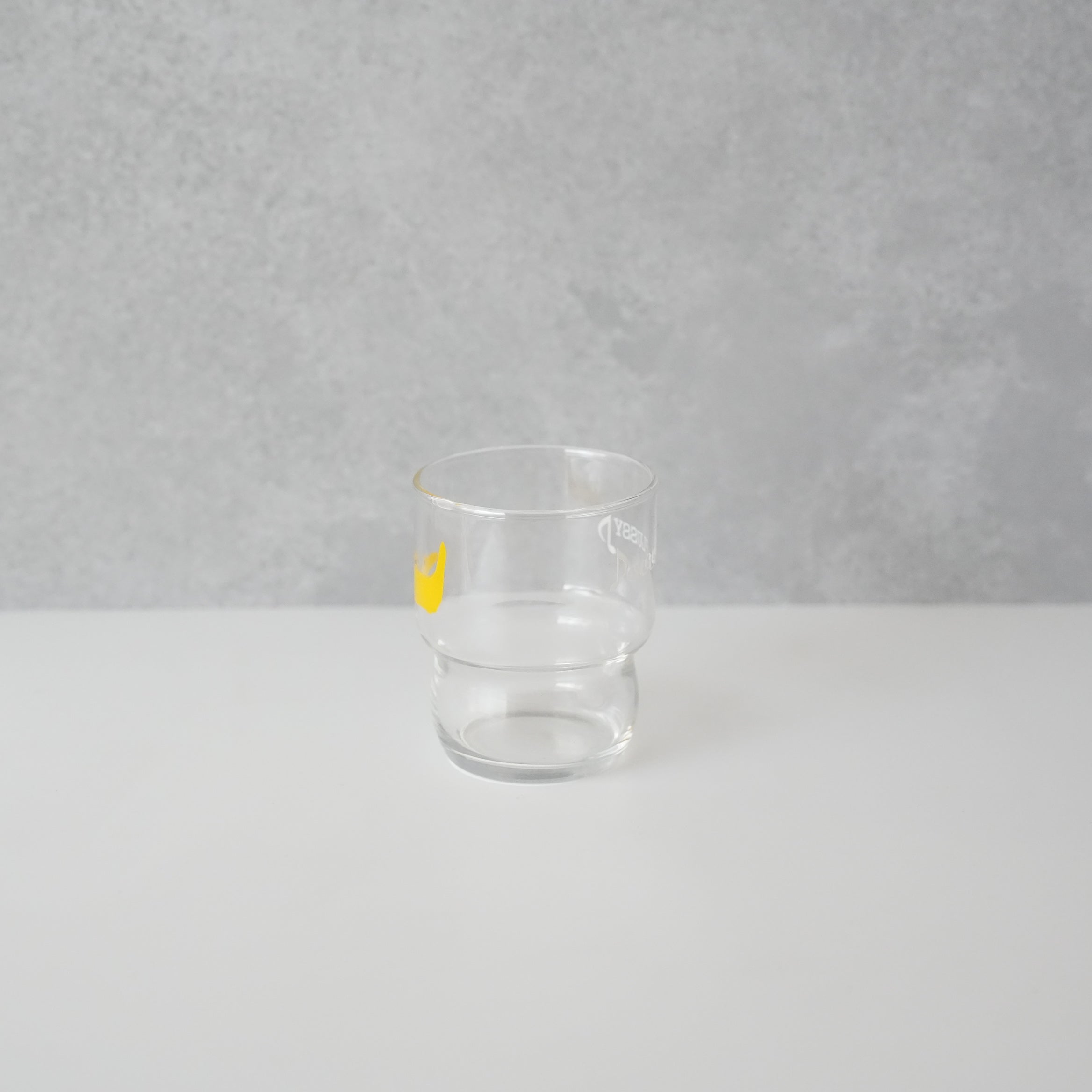 うそみたいなコップ　きいろいわに プラッシー