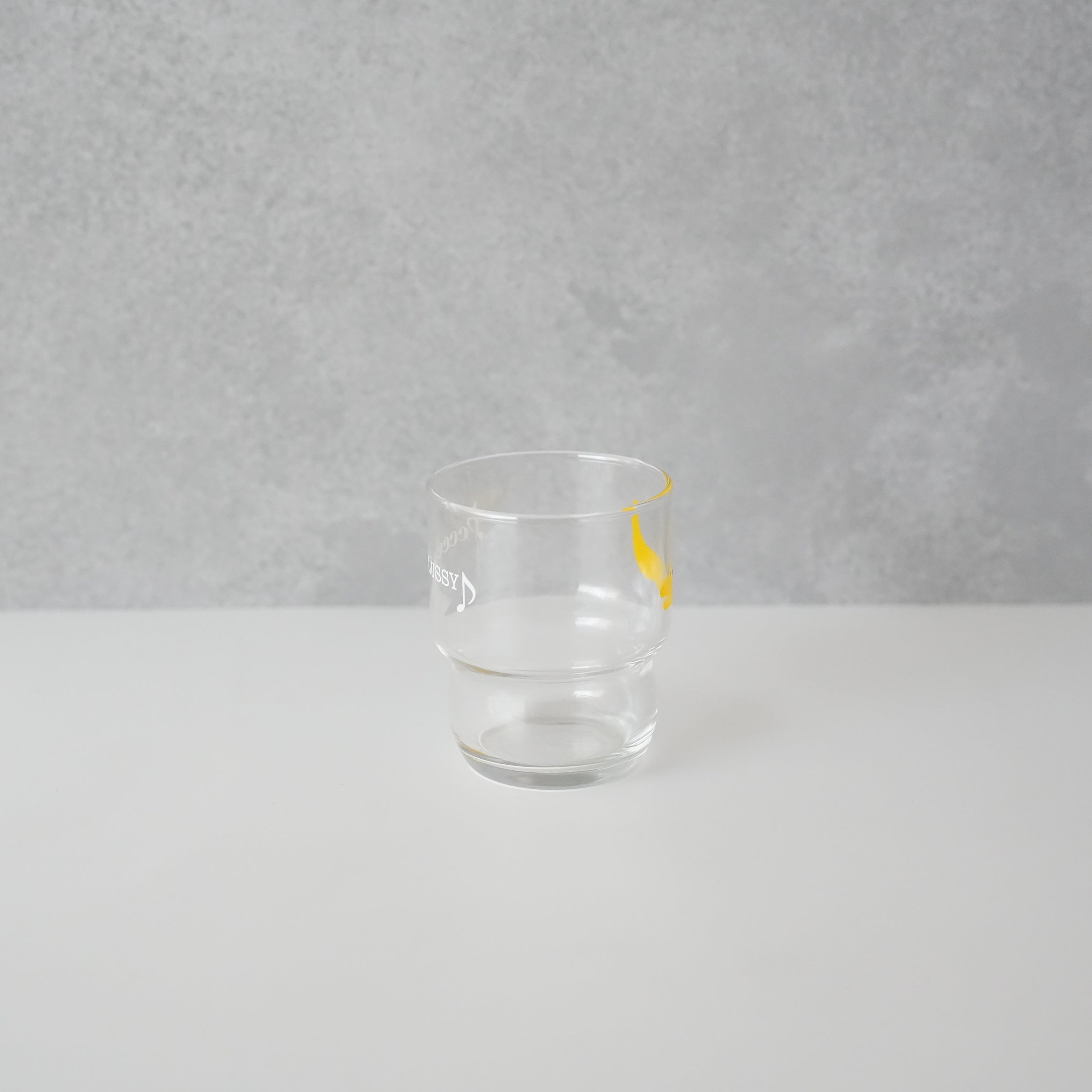 うそみたいなコップ　きいろいわに プラッシー