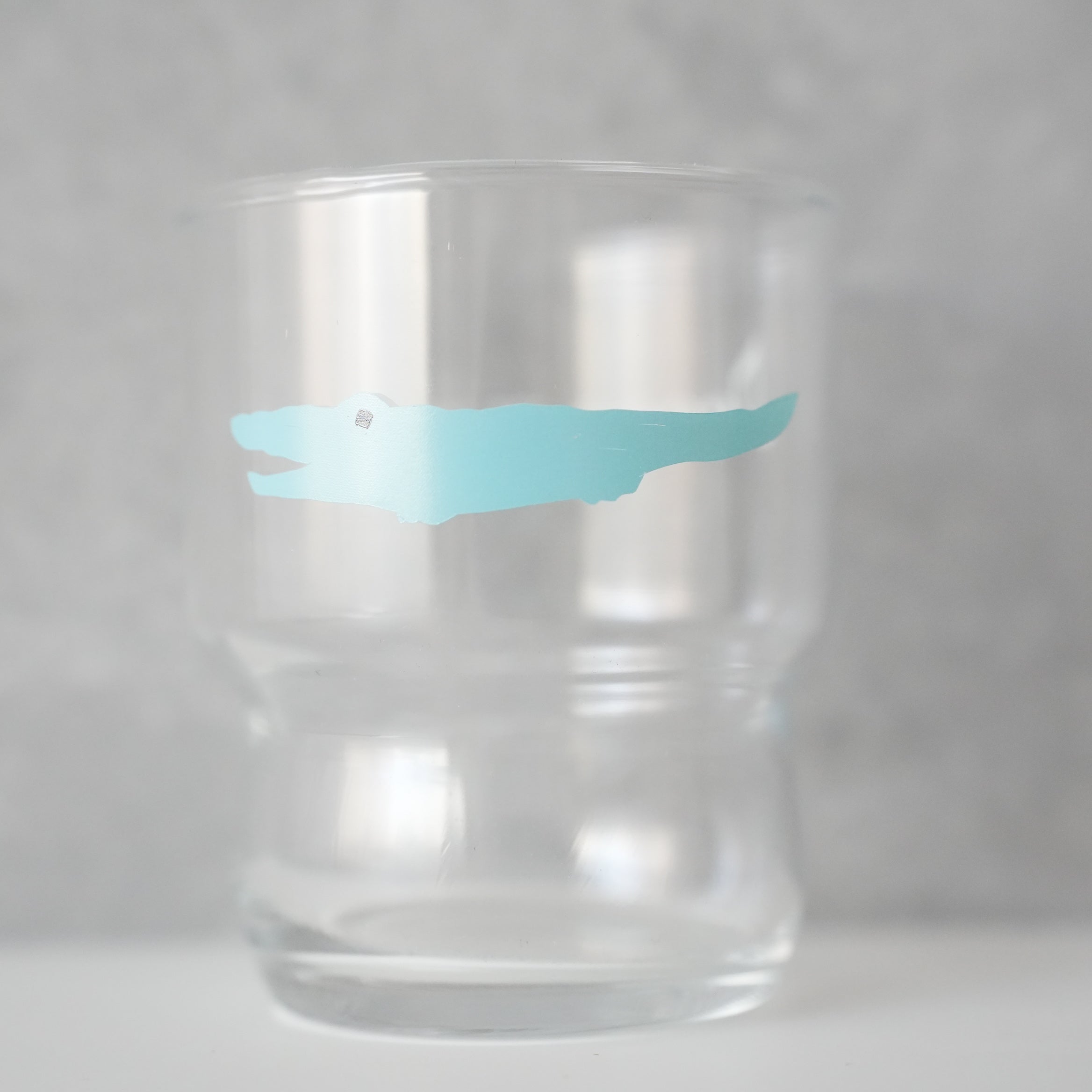 うそみたいなコップ　みずいろのわに プラッシー