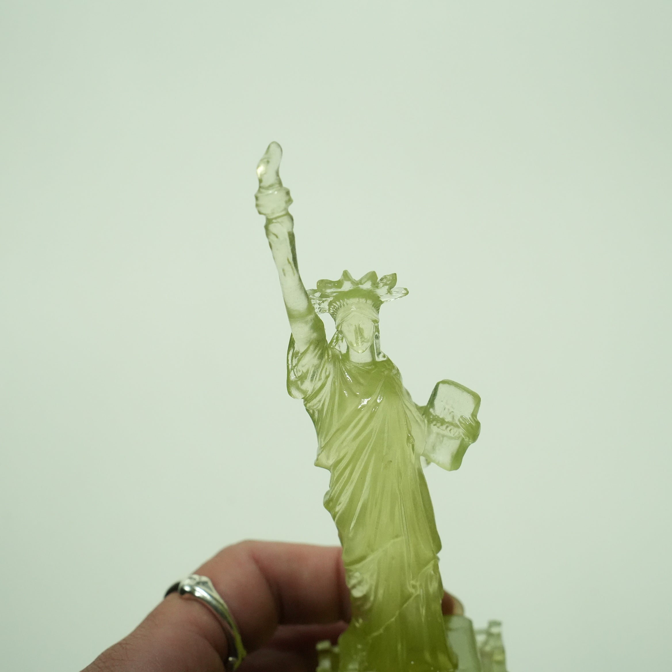 STATUE OF LIBERTY / GLOW IN THE DARK