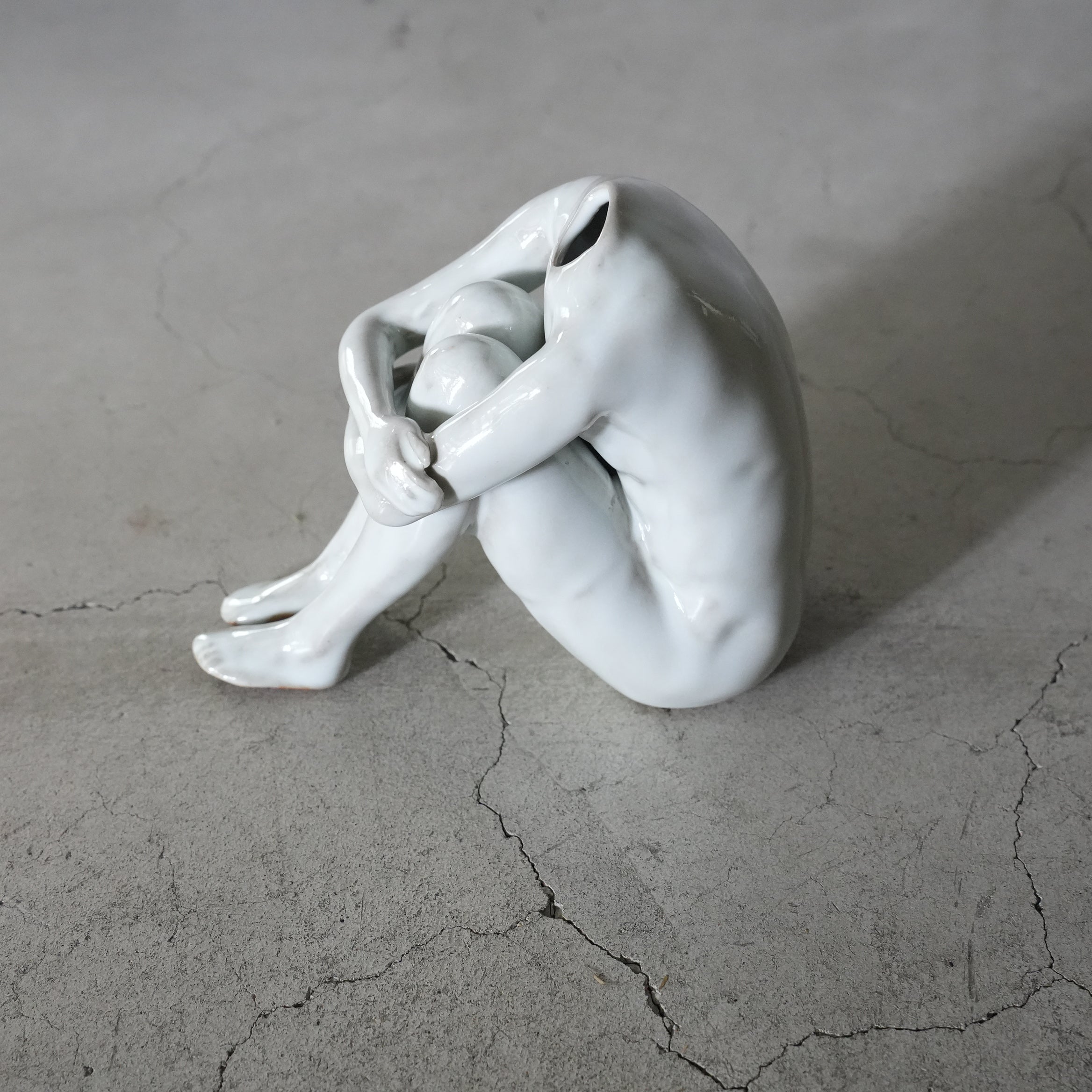 90 年代スリランカ作家Ajith さんが手掛けた雰囲気抜群の花瓶 Still Life Think Vase SL-002