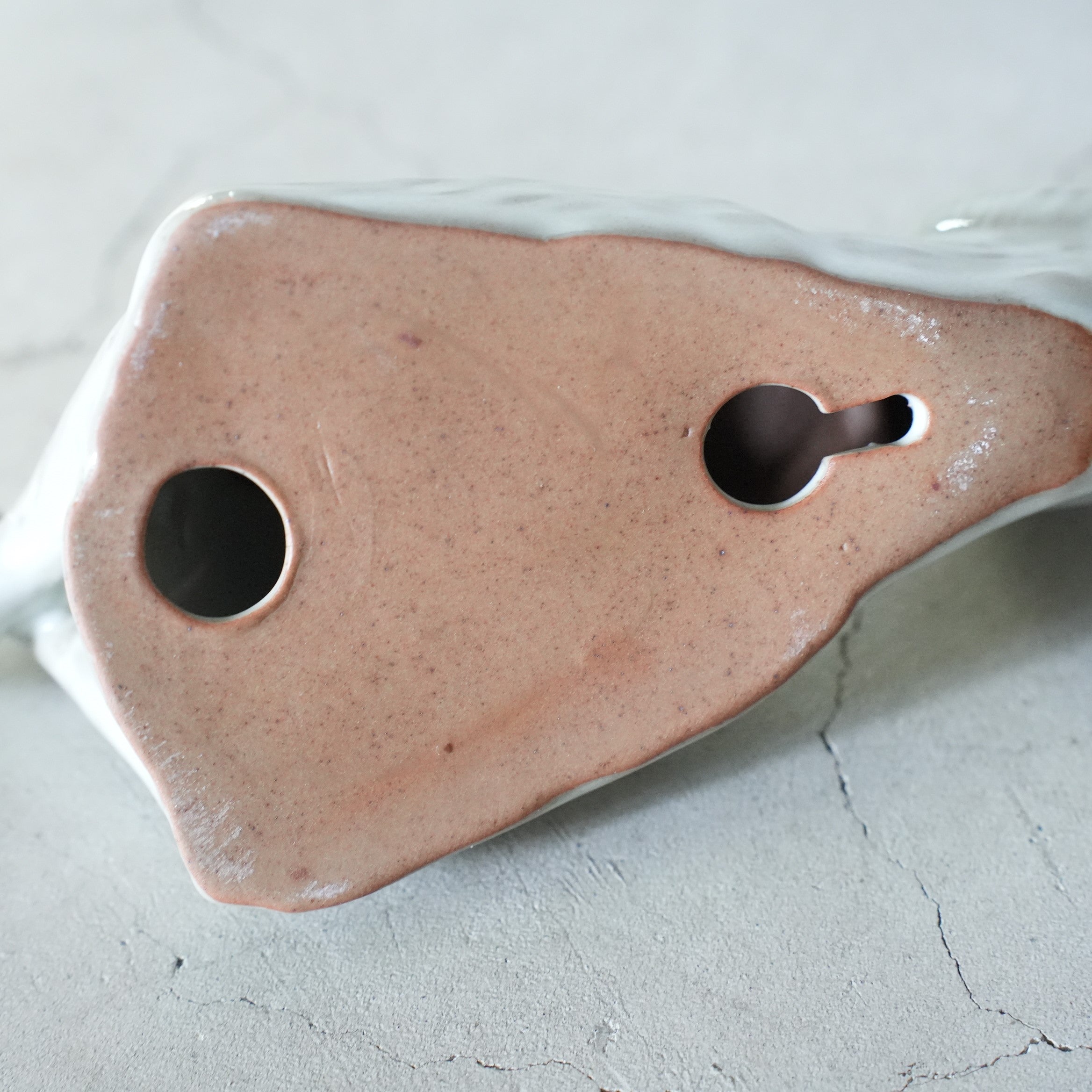 Curious Hare Hook White KN-026H-05