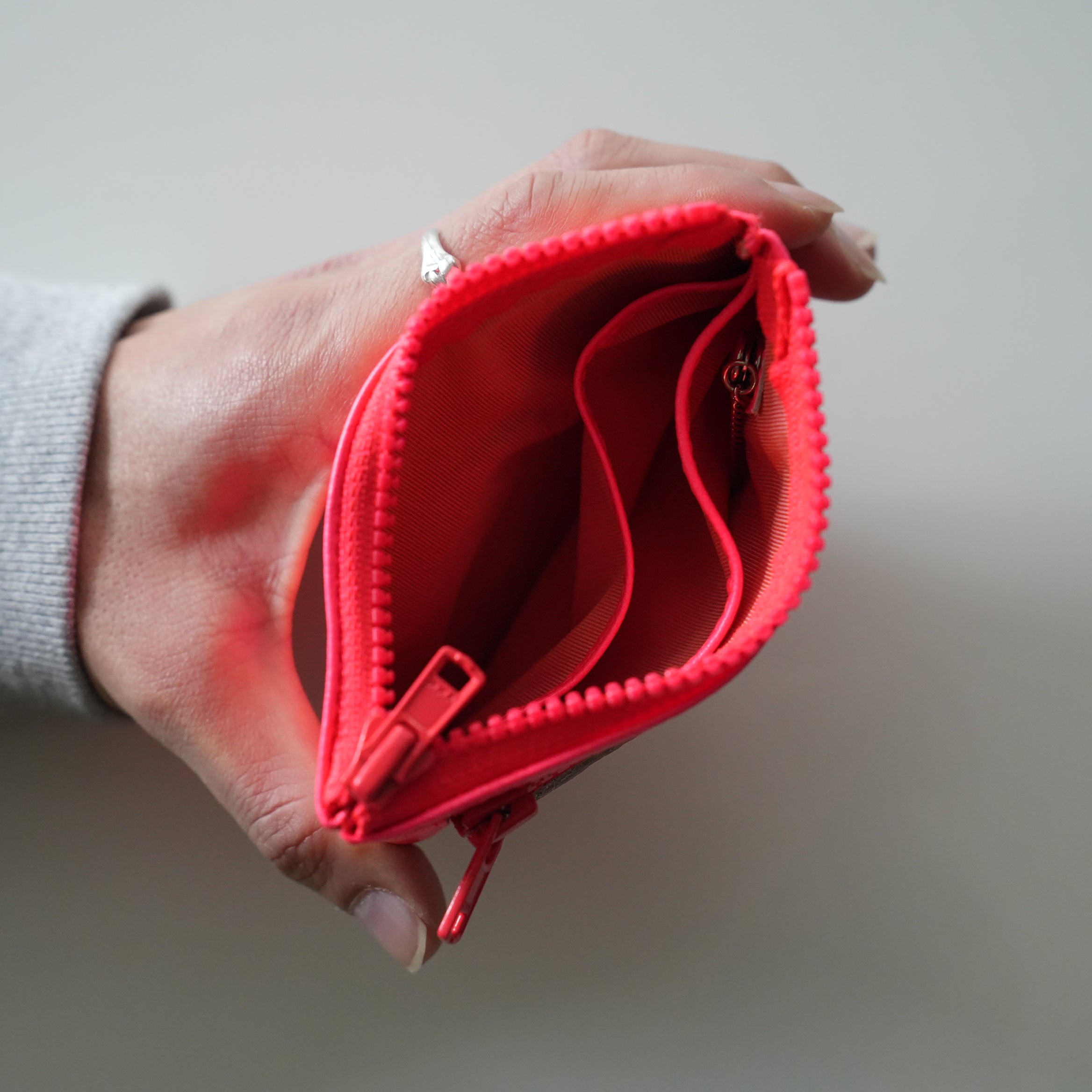 NEON OP POUCH