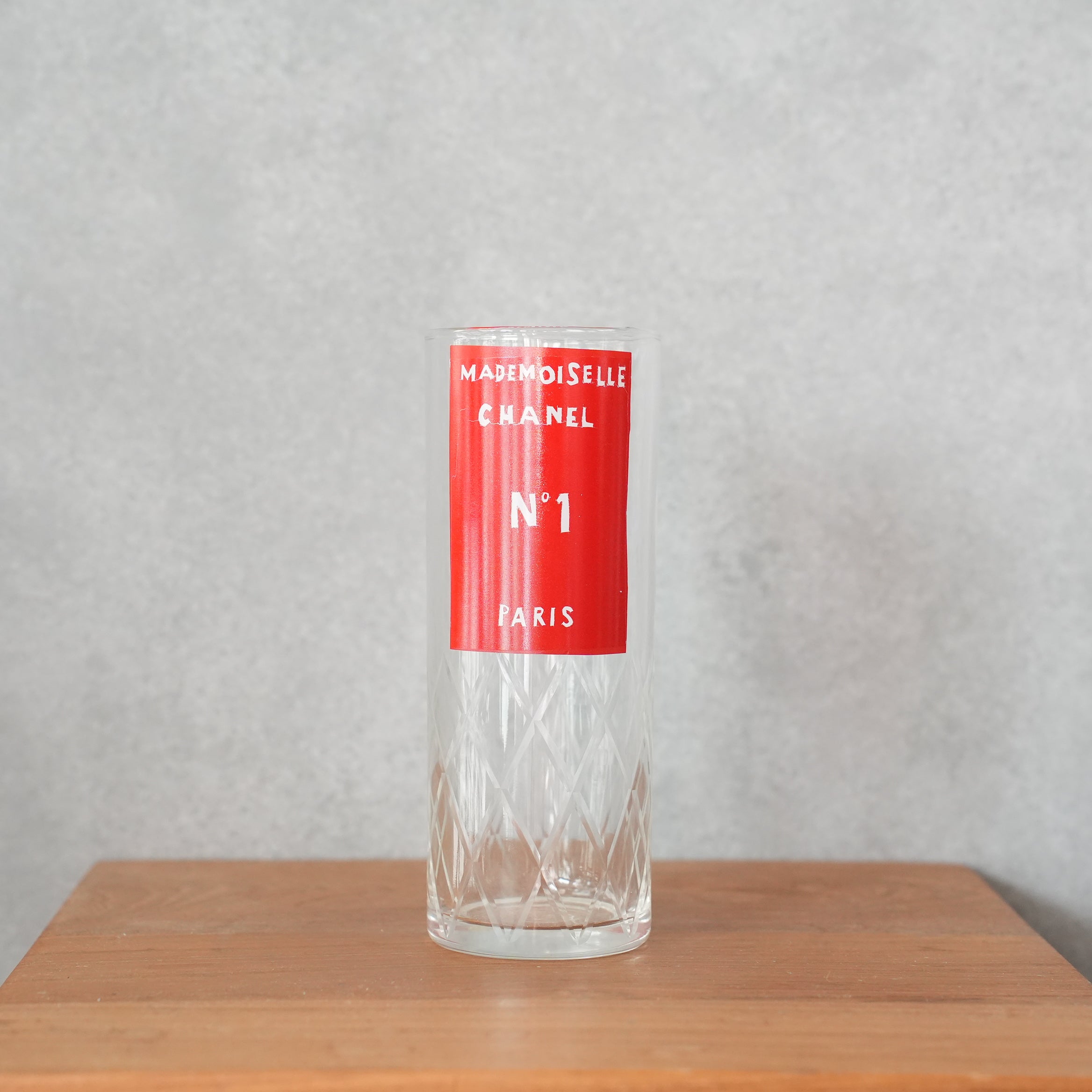 うそみたいなコップ　マドモアゼル