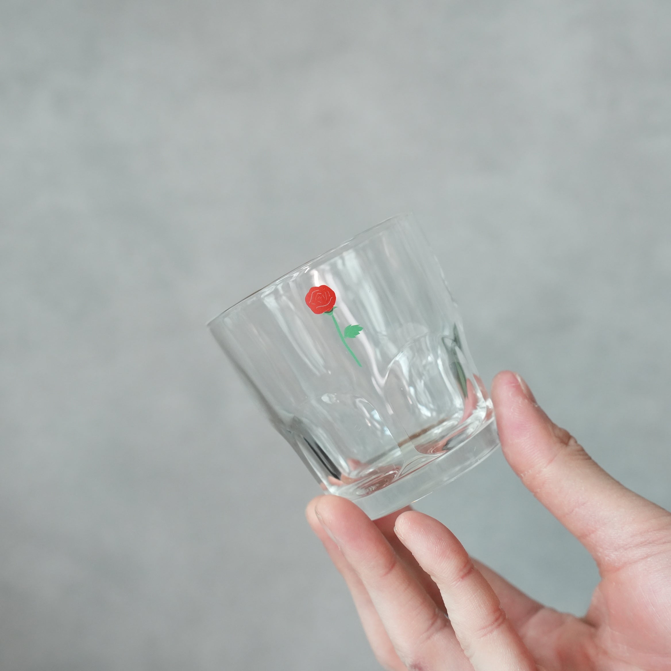 うそみたいなコップ　赤いバラのミニコップ