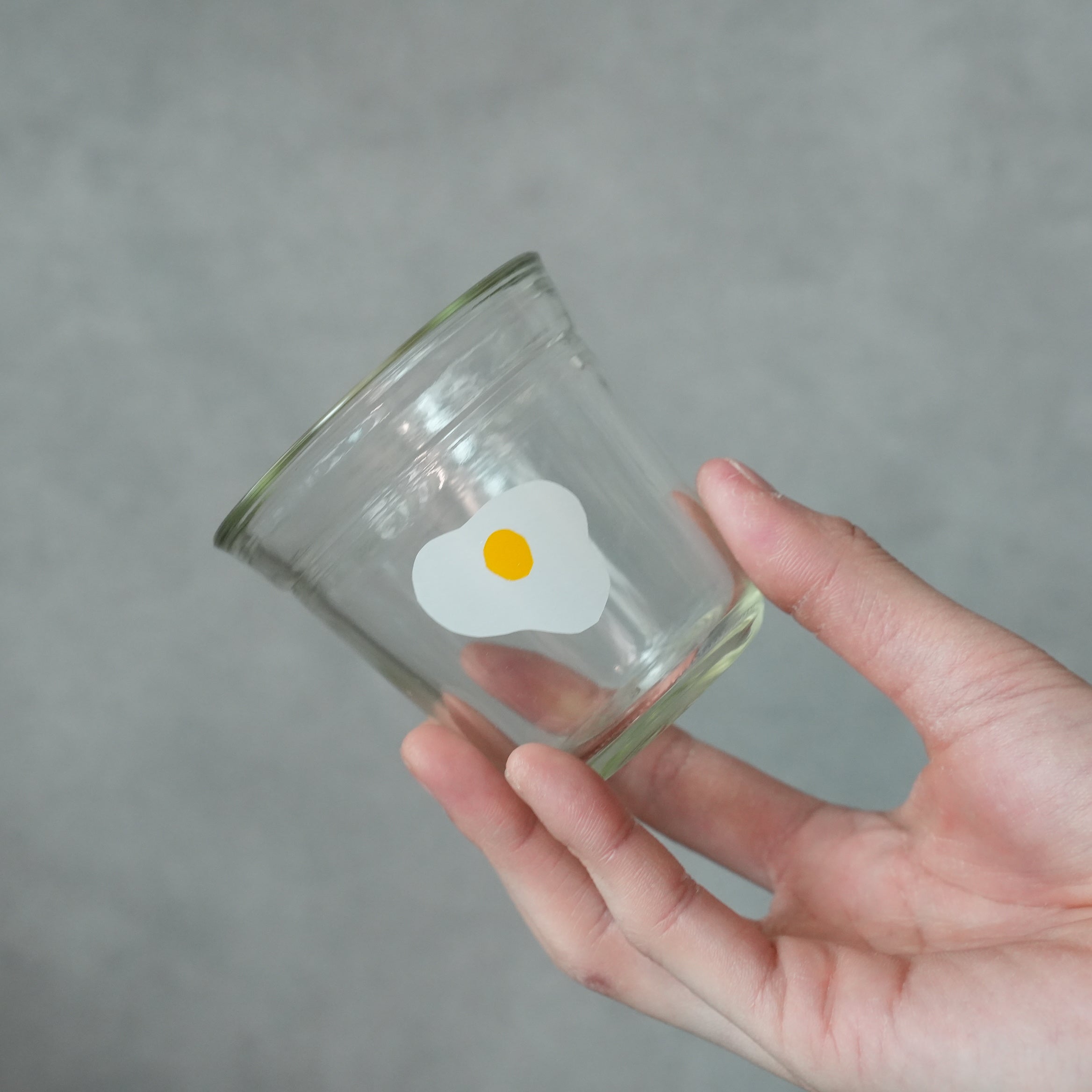 うそみたいなコップ　めだまやきBINKOP