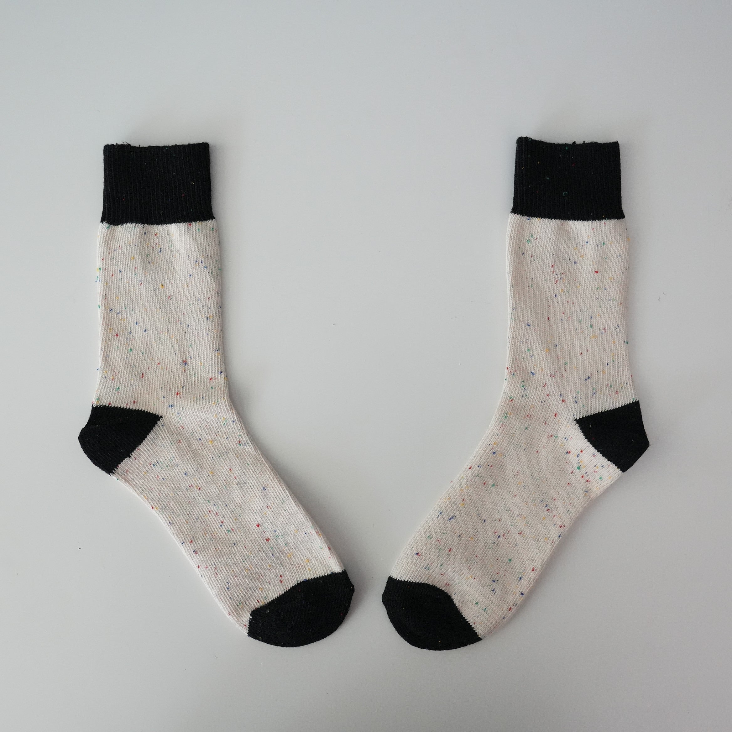 HAyU 刺繍ソックス