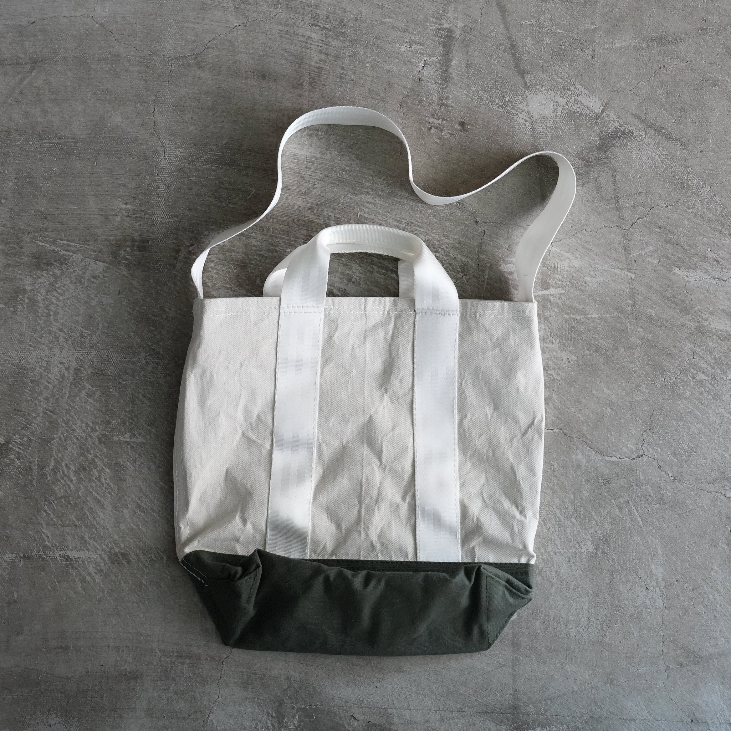 LAMINATED FABRIC x VINTAGE FABRIC BAG 40 × 35