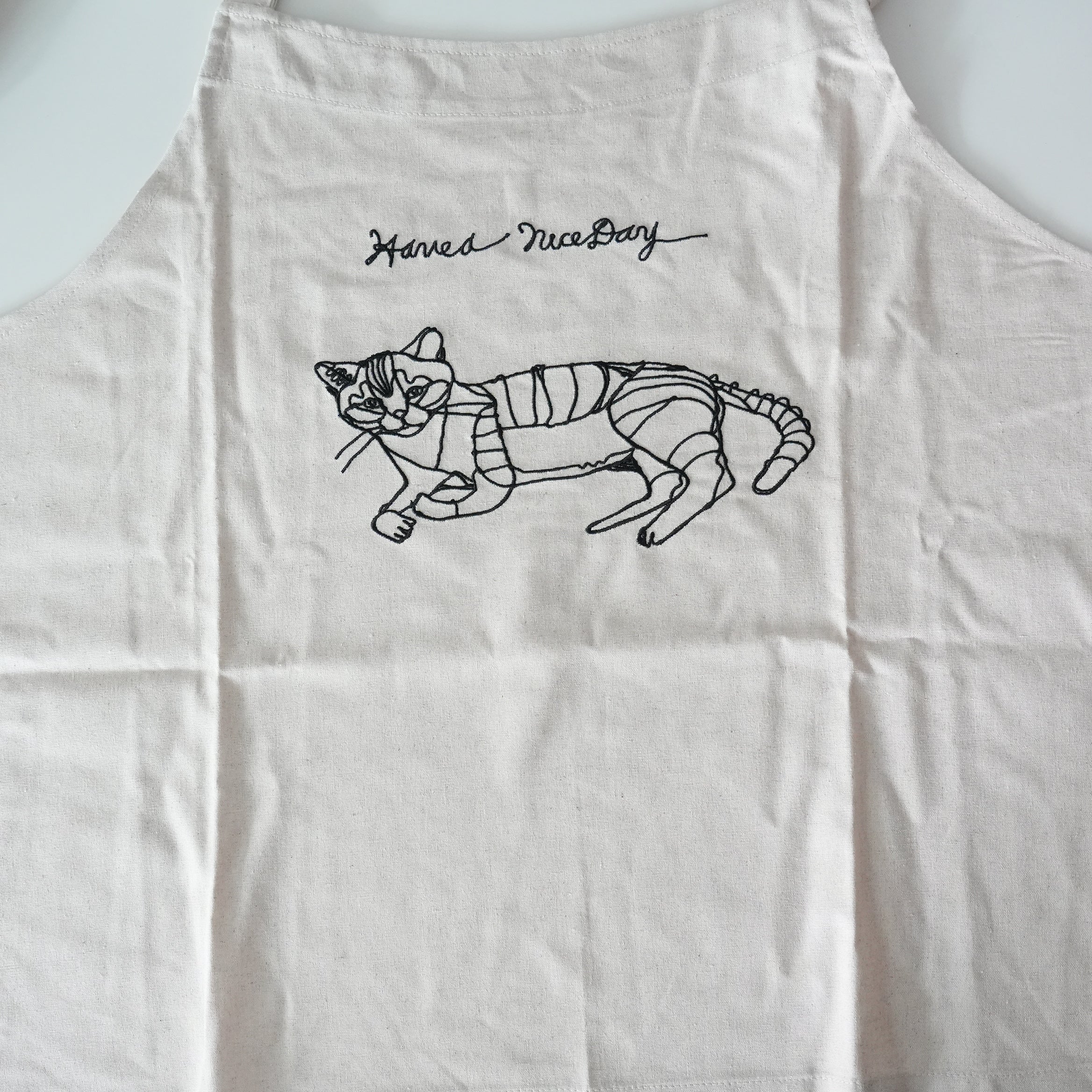 HAyU 刺繍ショートエプロン