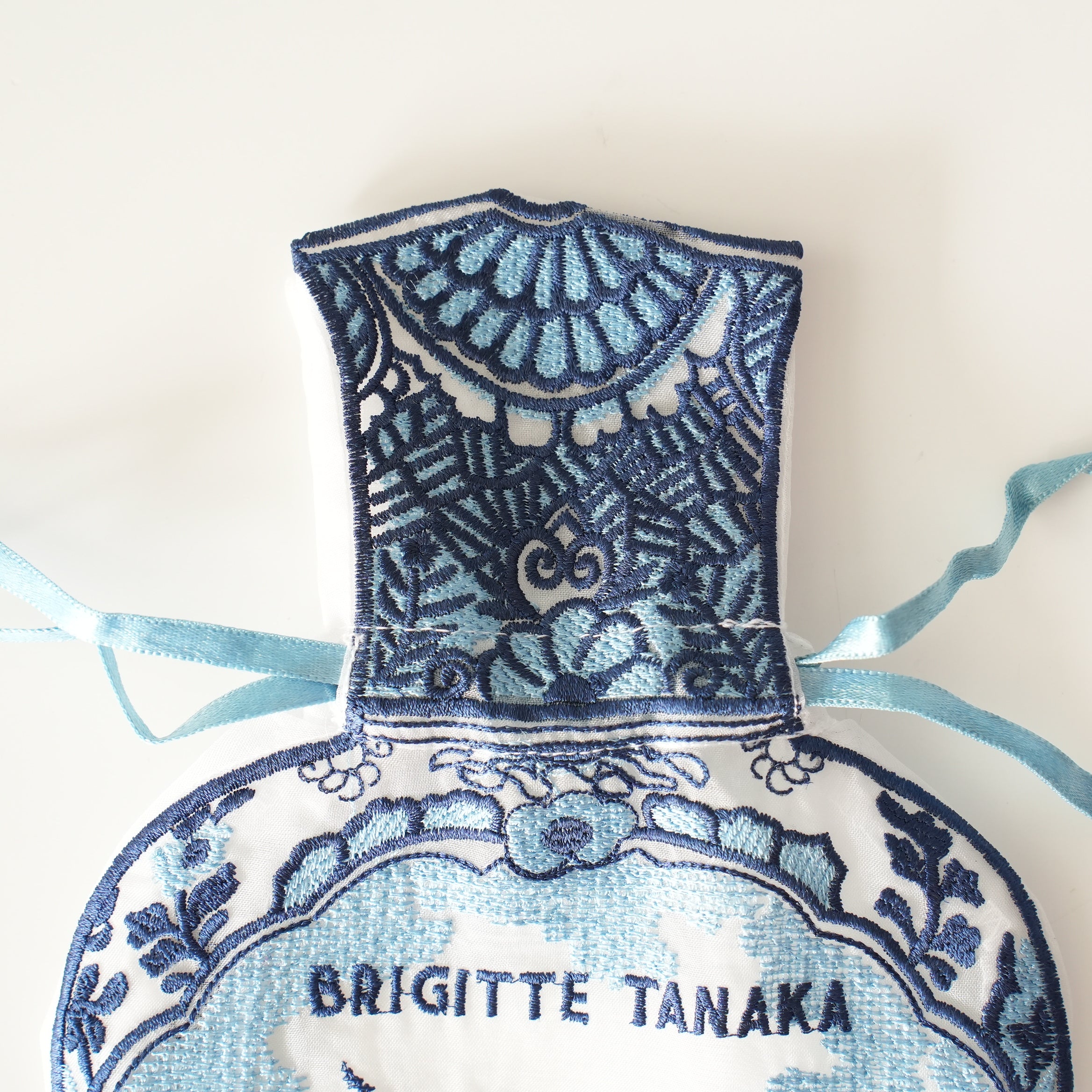 DELFT VASE POUCH