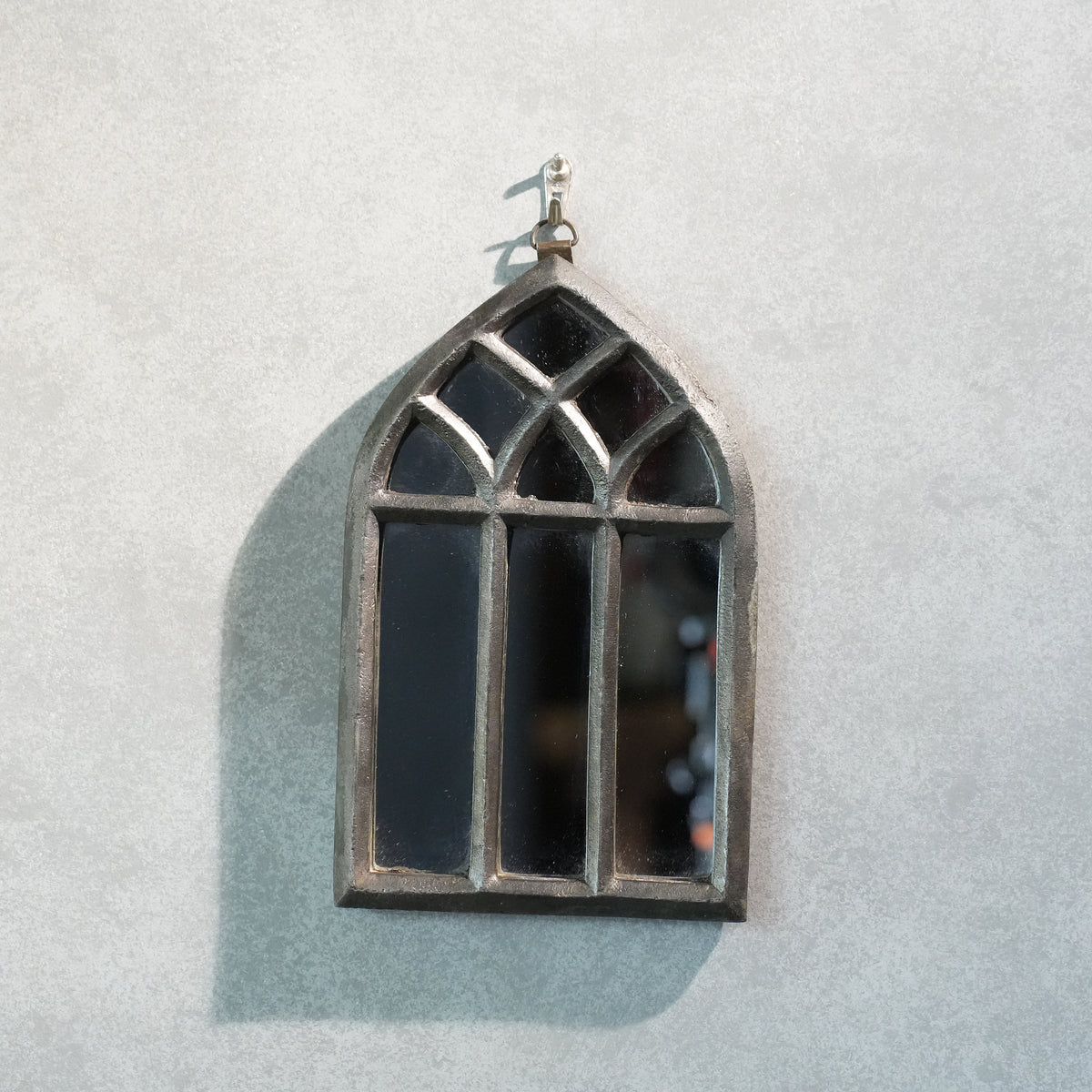Pointed Frame Mirror L