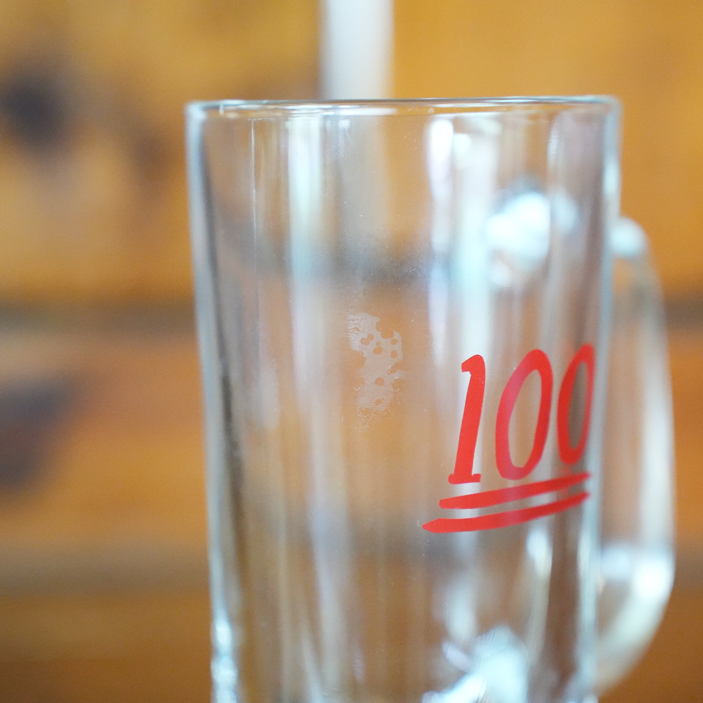 うそみたいなコップ　100点ジョッキ