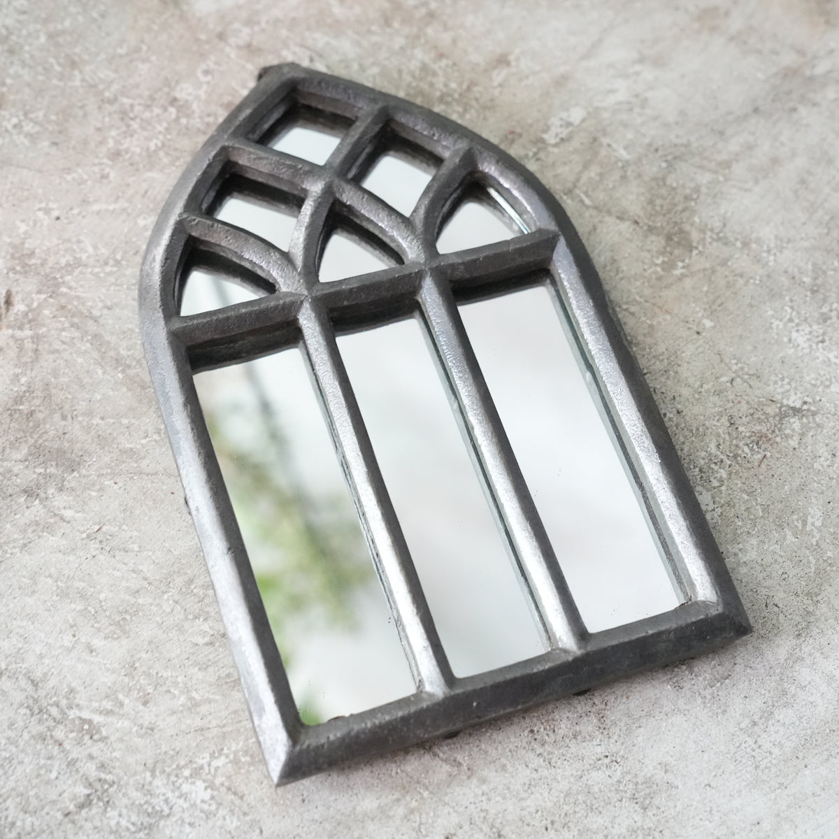 Pointed Frame Mirror L