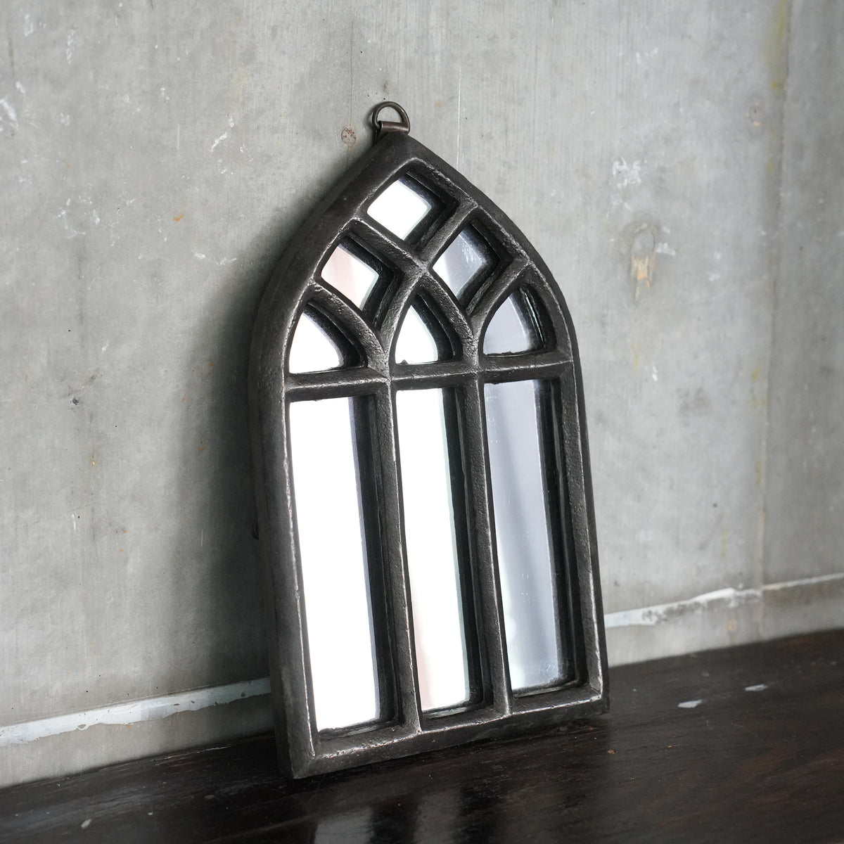 Pointed Frame Mirror L