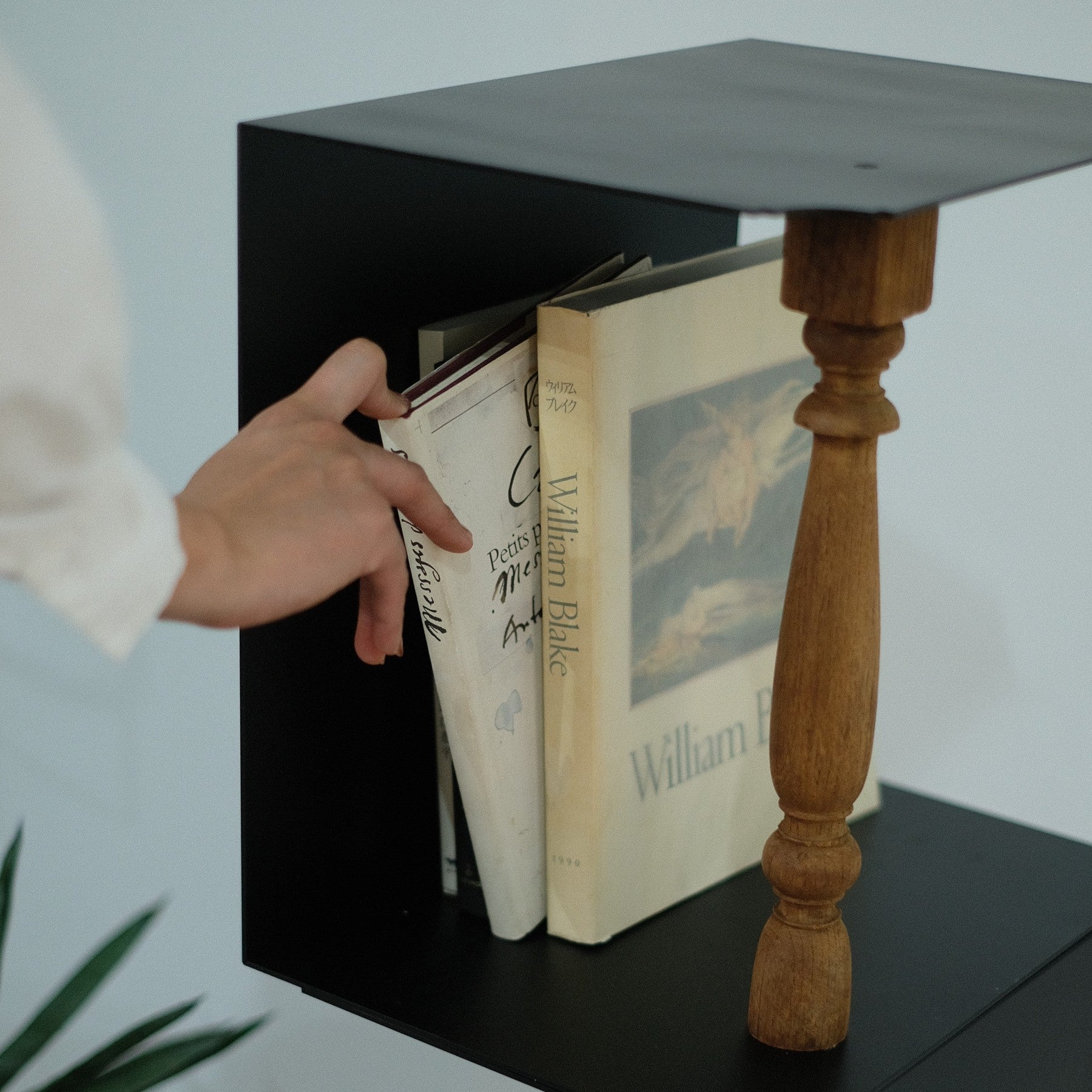 VONA wooden spindle BLOCK SHELF　L