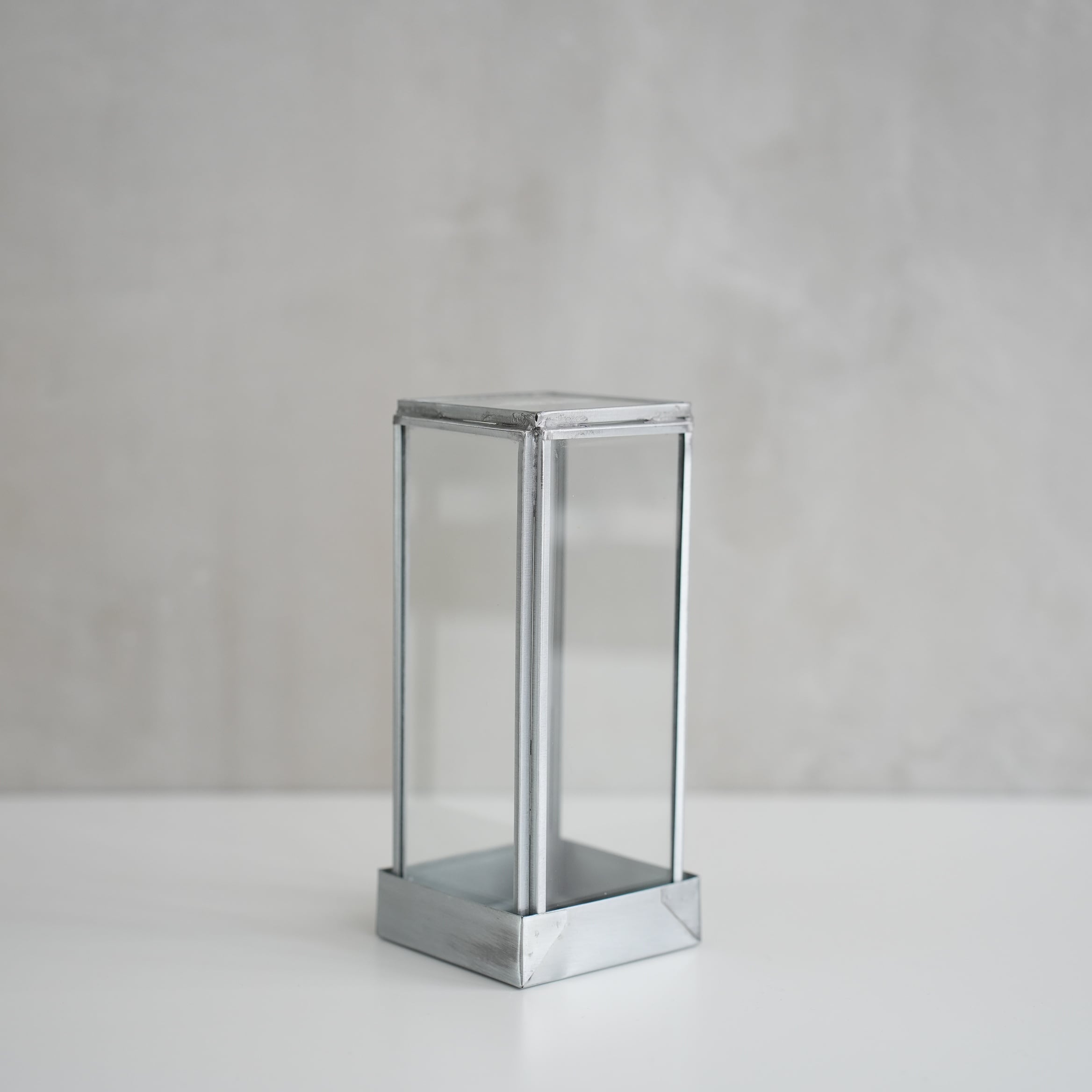 GLASS BOX WITH RECYCLE STEEL LID / Pen Stand