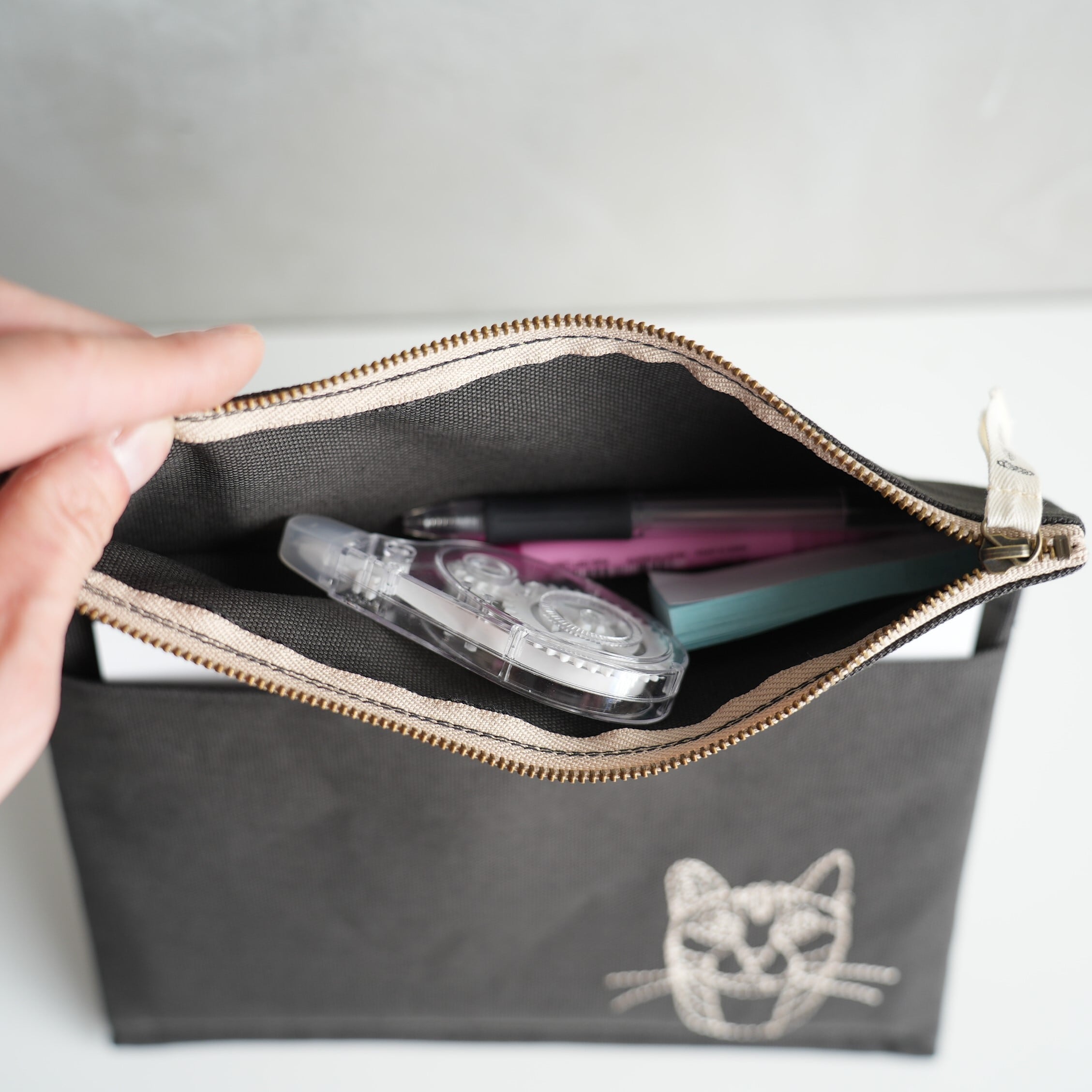 HAyU Notebook holder　Neko