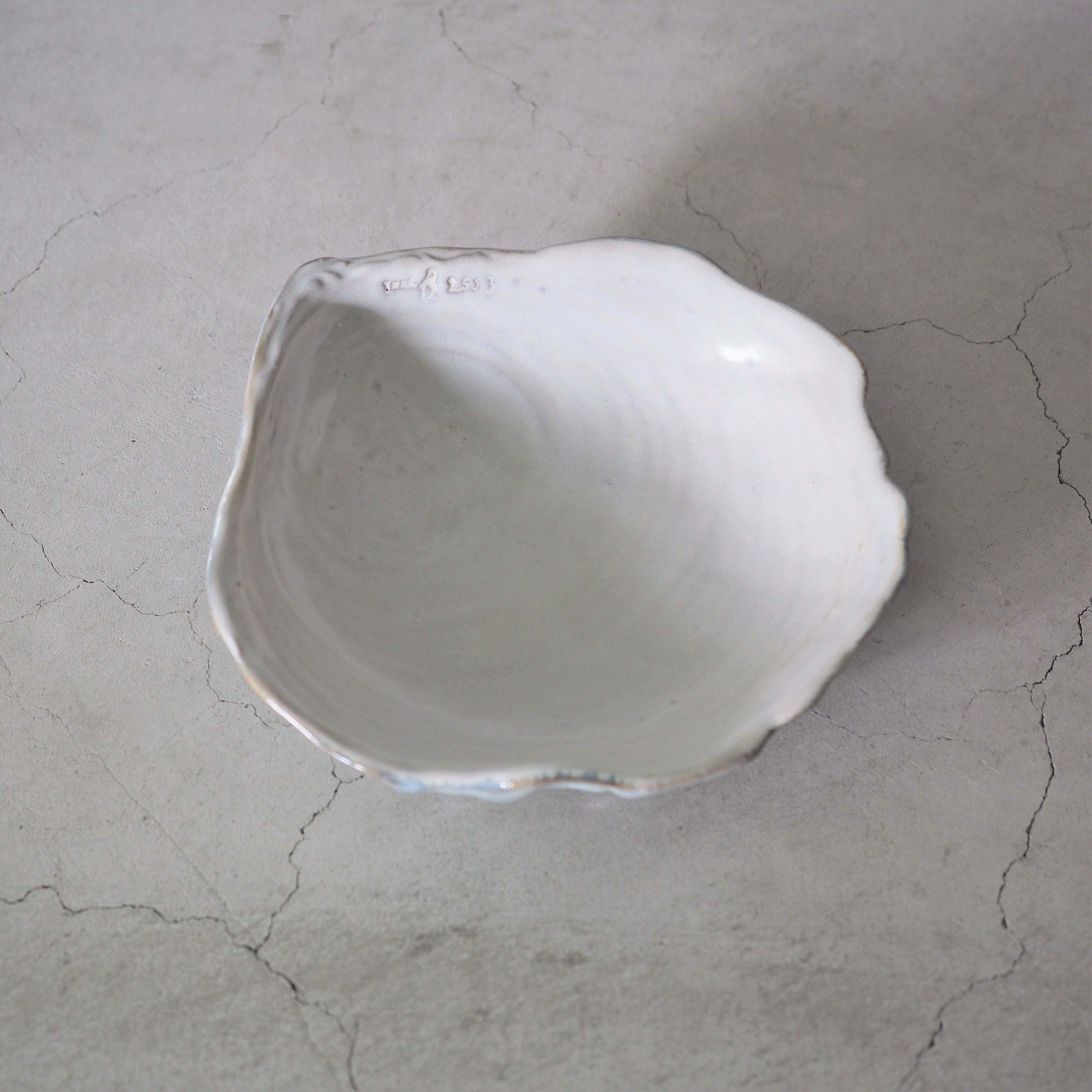 Shell Dish L OCT-052