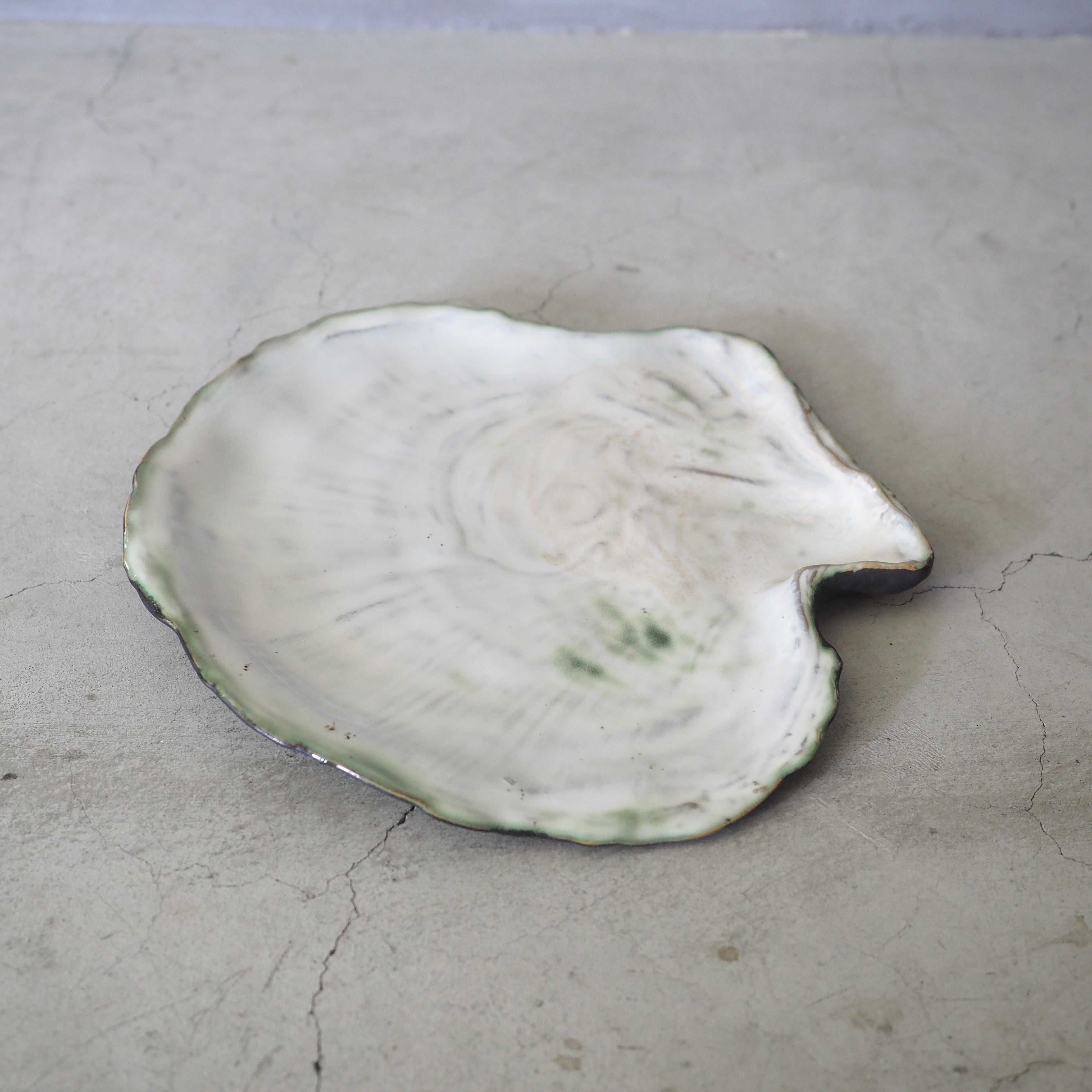 Oyster Pearl Plate OCT-045