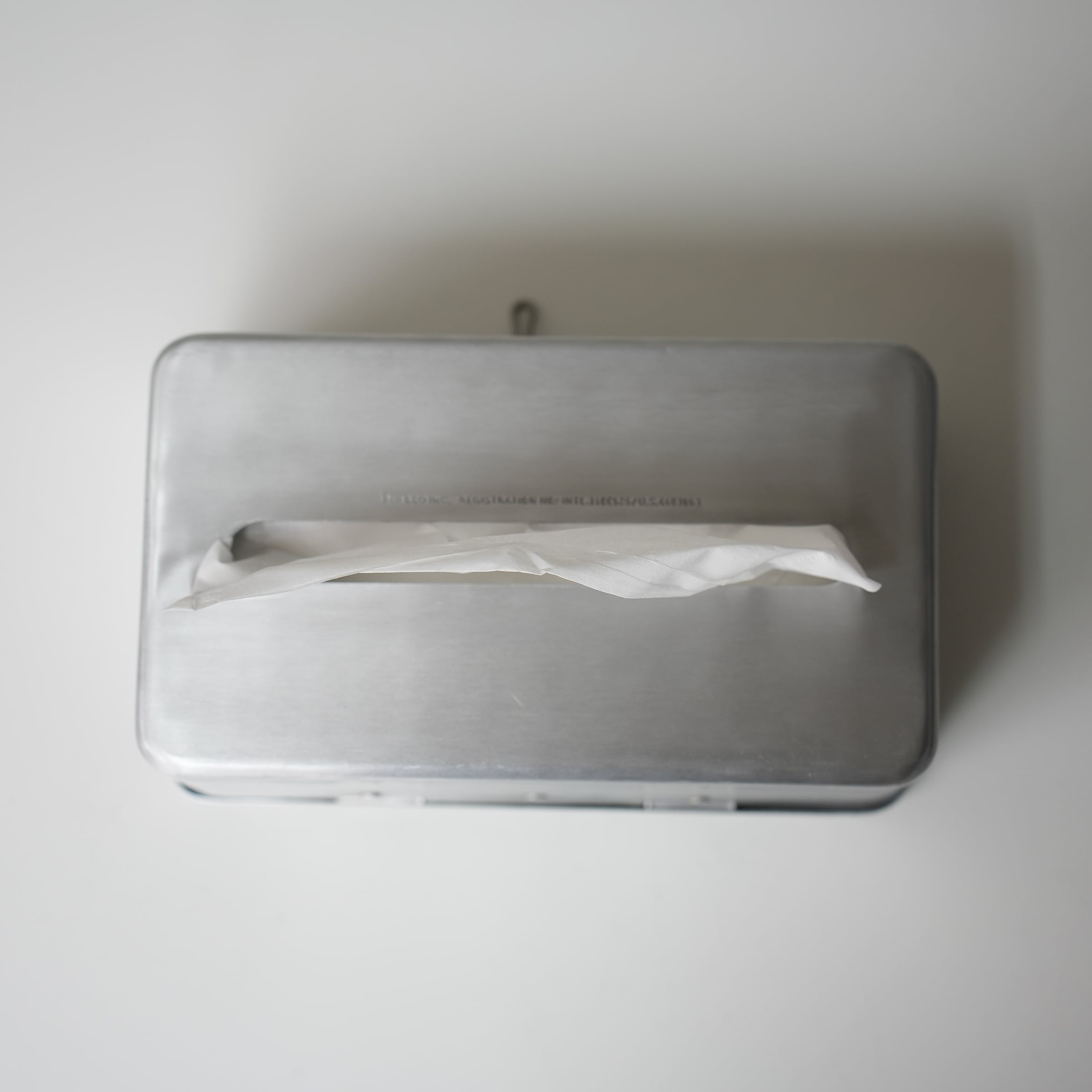 WALL-MOUNTED PAPER TOWEL CASE Matte Finish