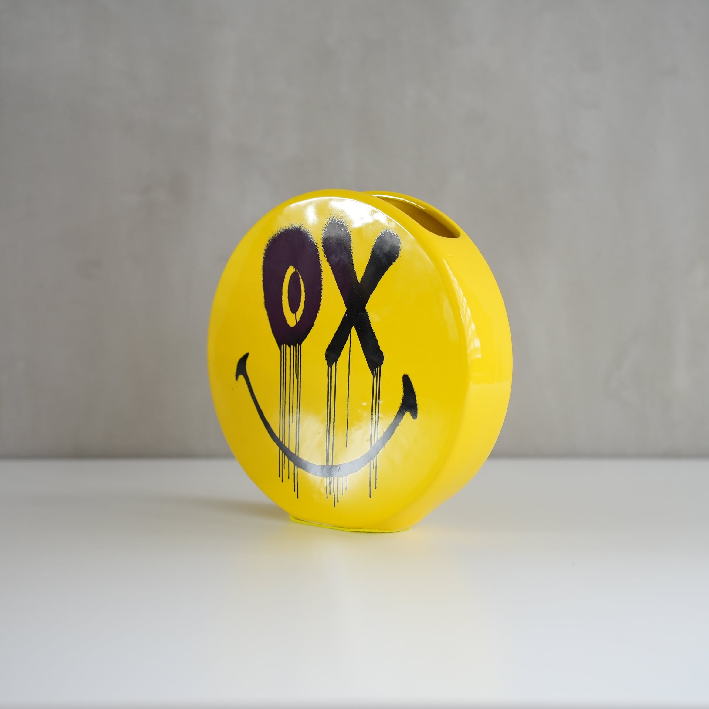 OX Vase Smiley  by Andre Saraiva