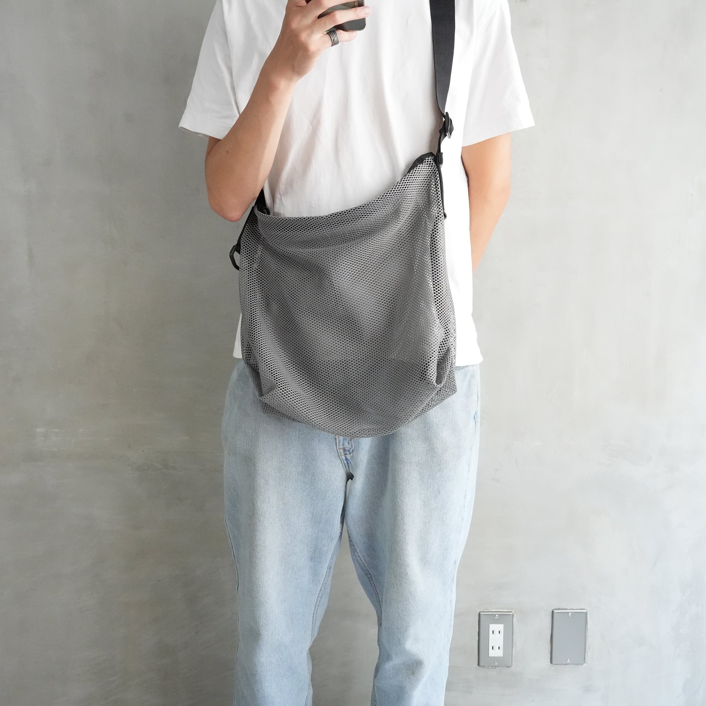 Brick / Mesh Zip Shoulder Bag　Gray