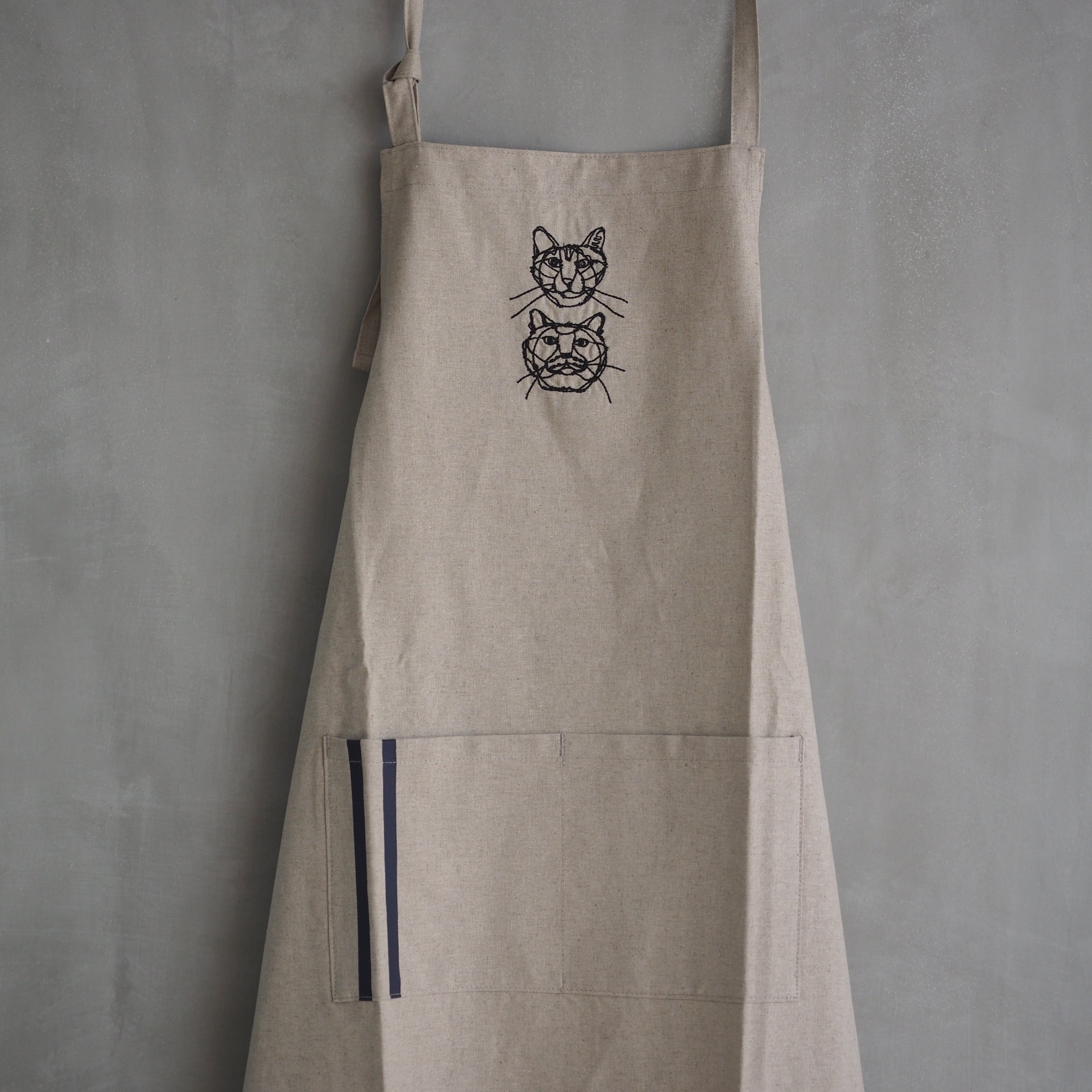 HAyU fabric Apron Cat