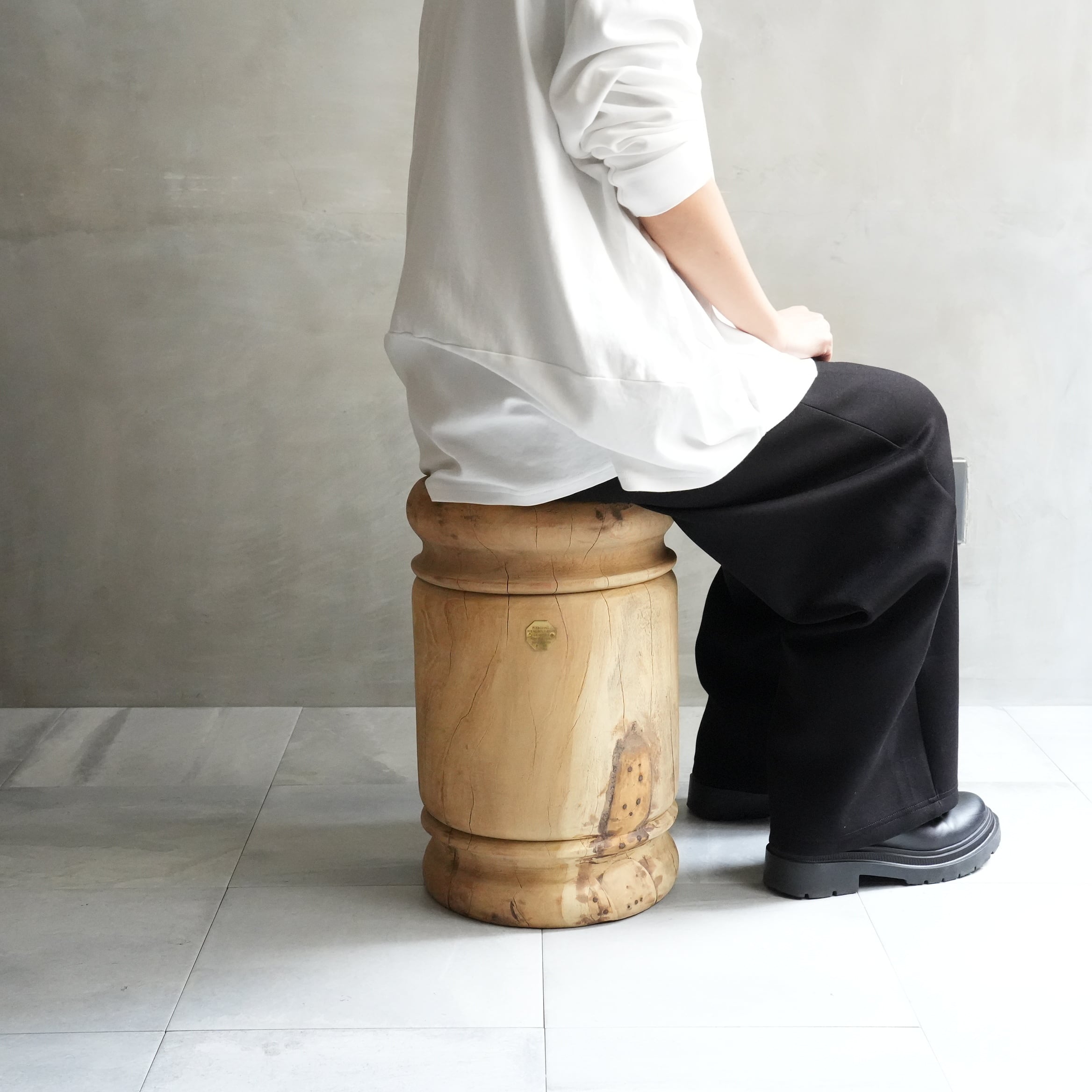 SOLID WOODEN STOOL