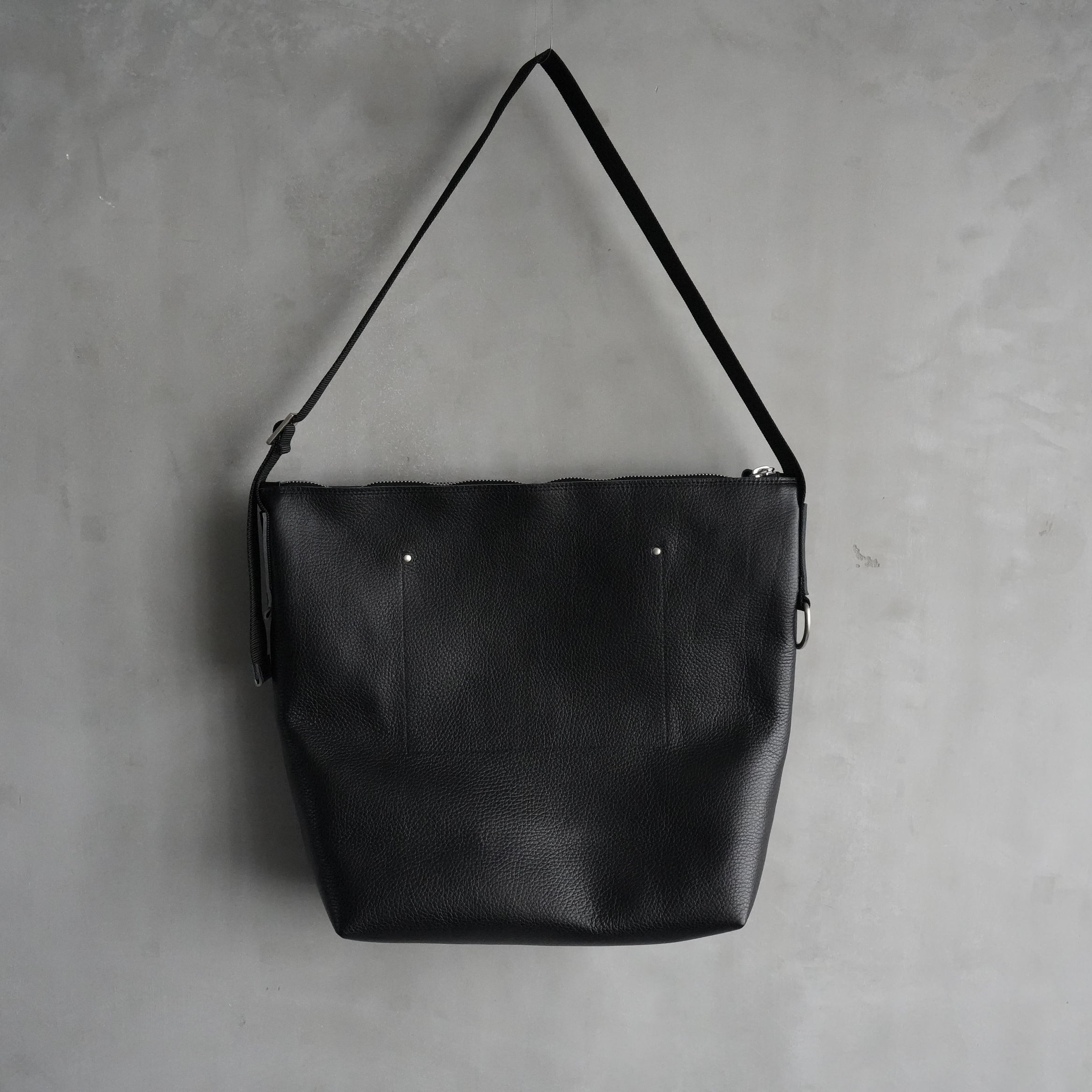 Exclusive Leather Zip Sholder Bag