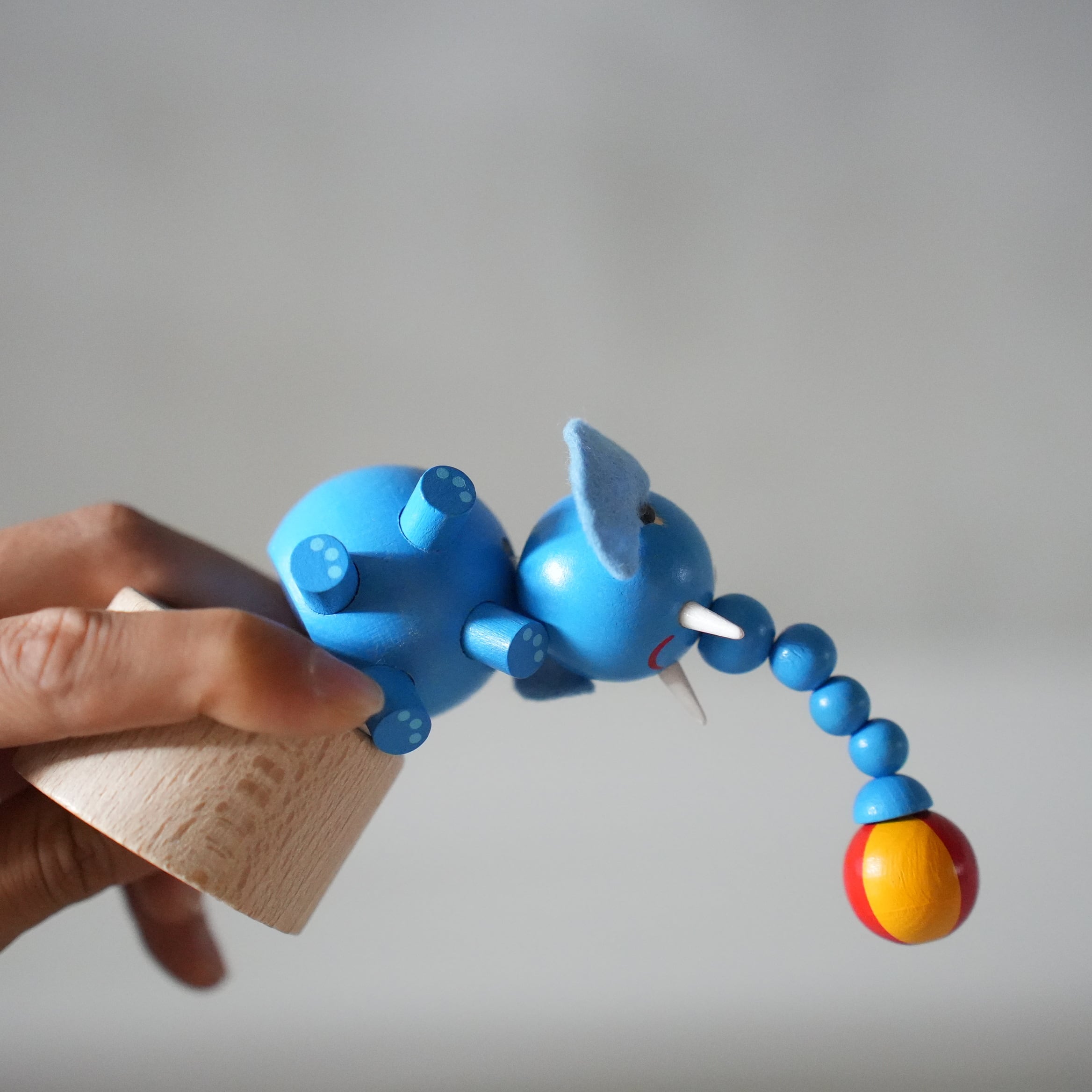 DETOA Wooden Push Up Toy　Elephant