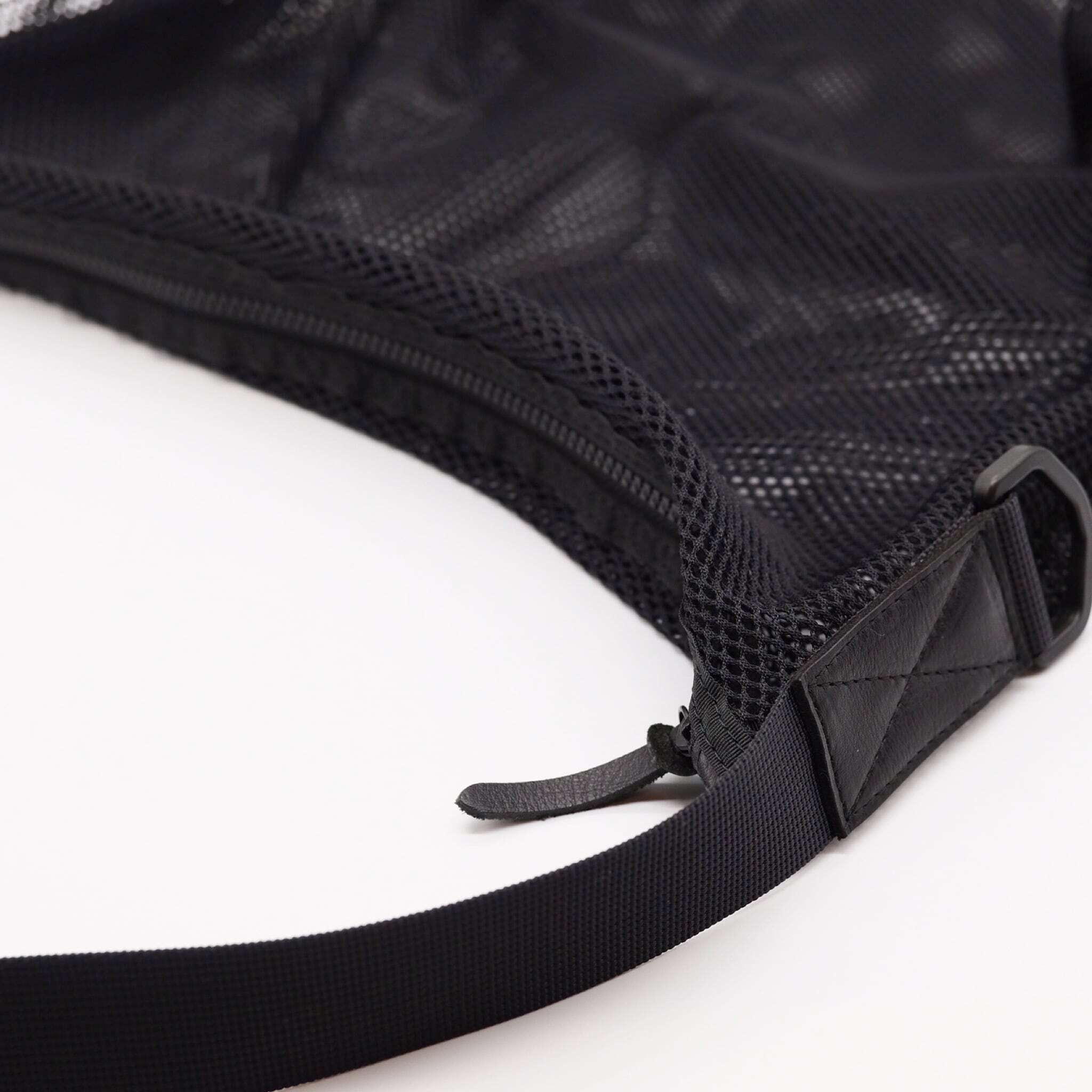 Brick / Mesh Zip Shoulder Bag　Black