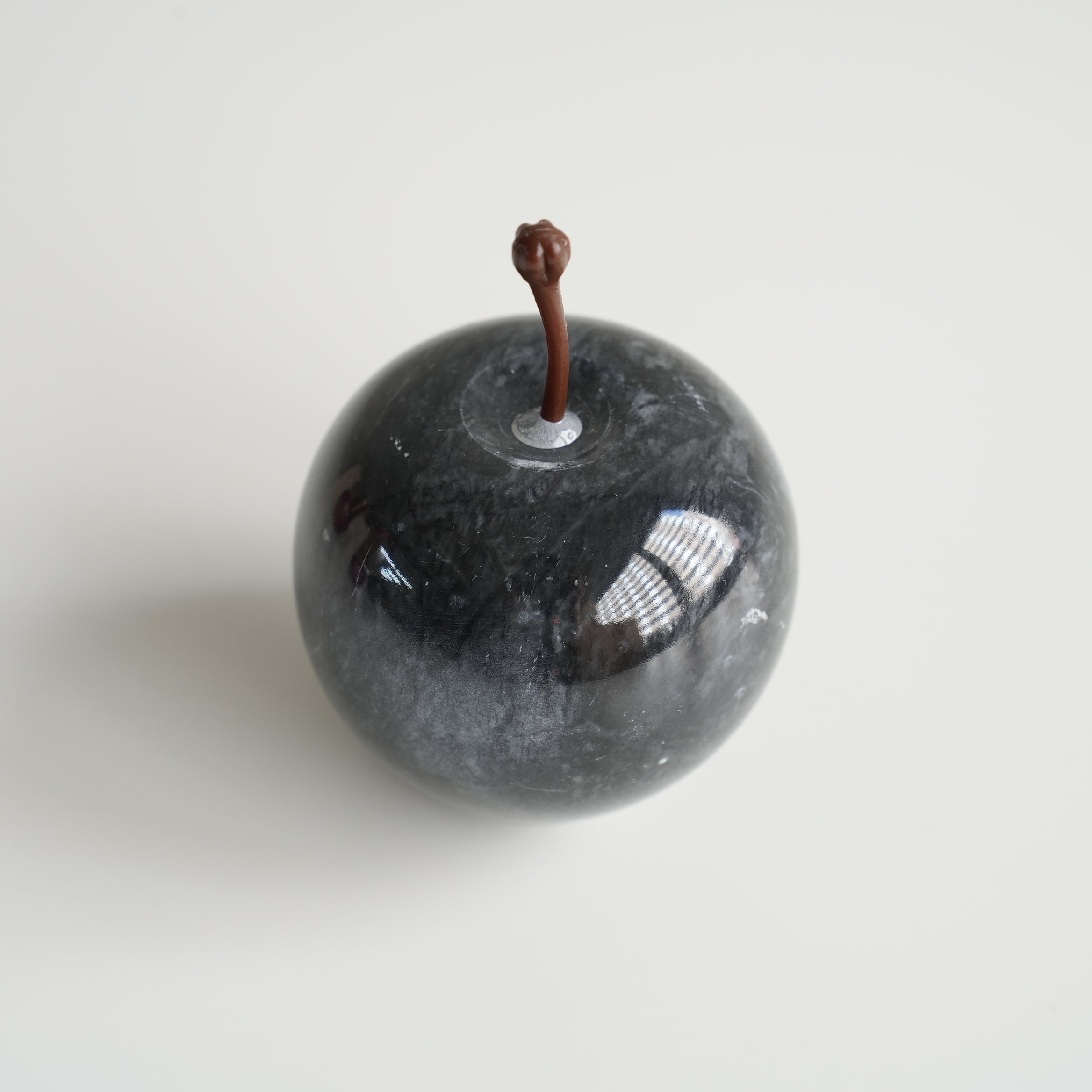 Marble Apple Black / Small