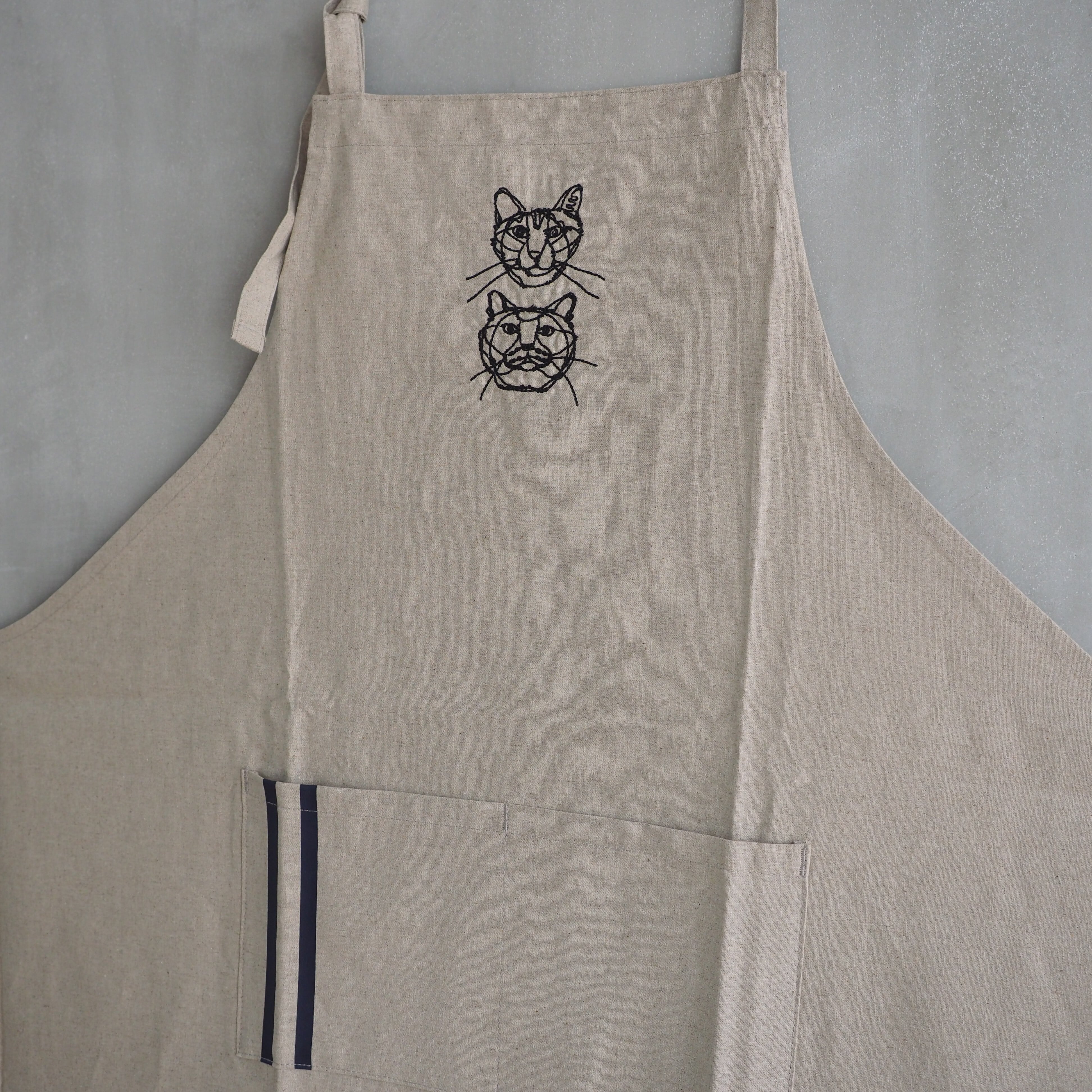 HAyU fabric Apron Cat