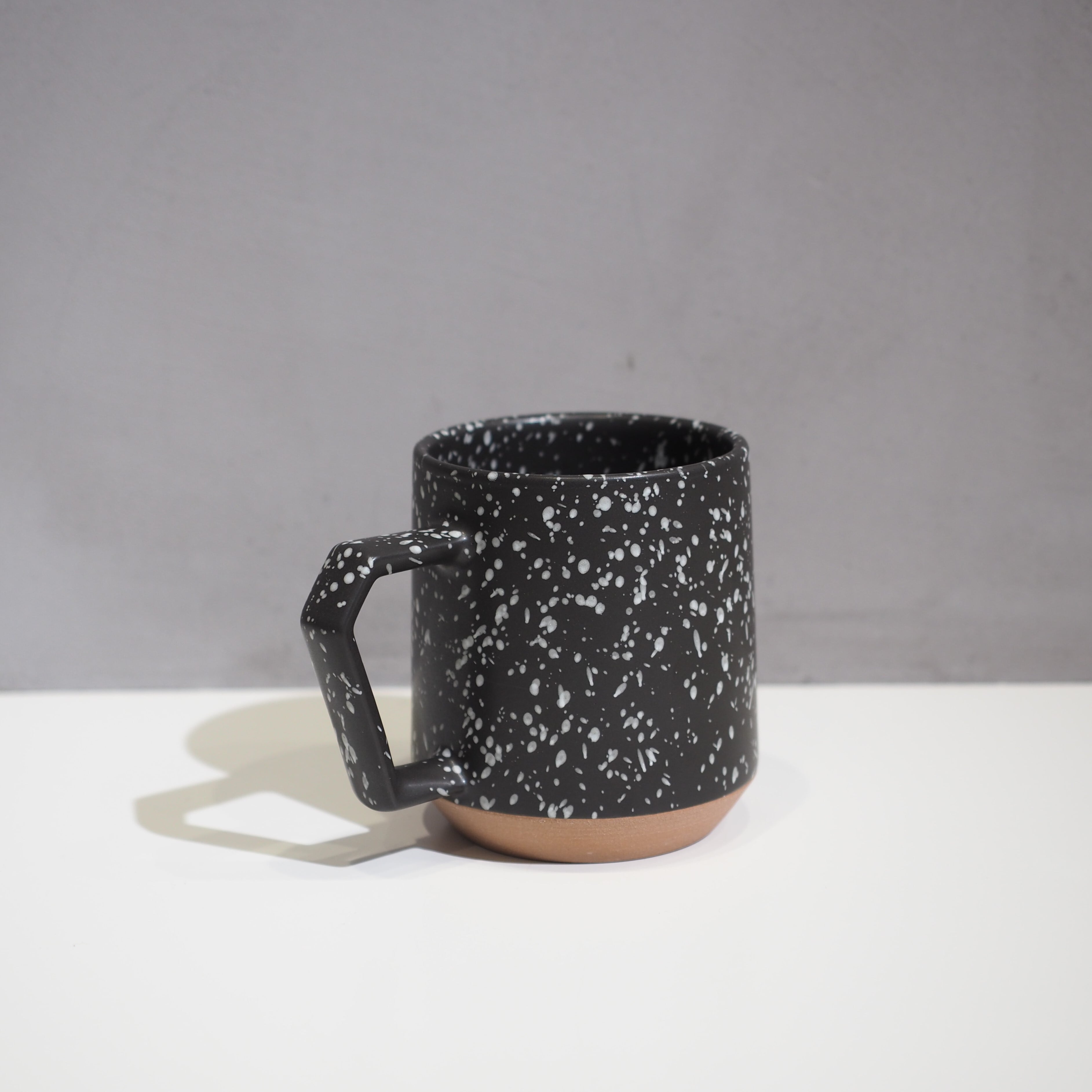 CHIPS MUG SPLASH　BLACK-WHITE